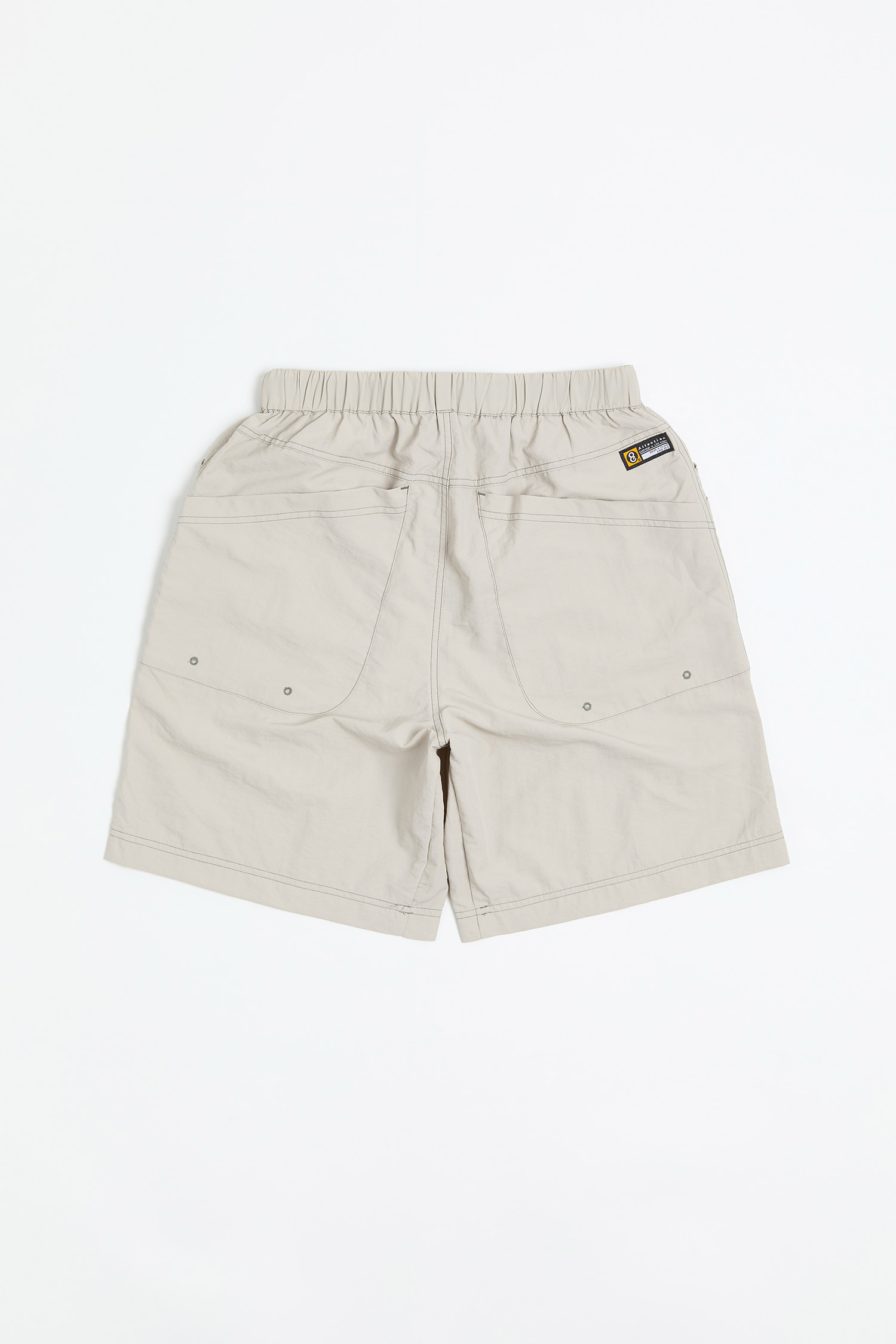 壓線多口袋 輕量短褲