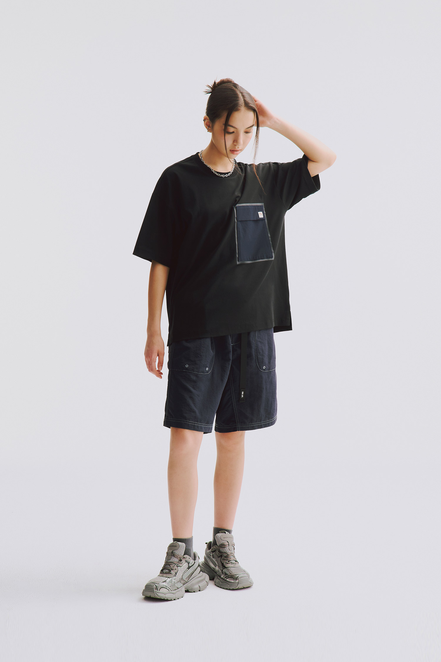 壓線多口袋 輕量短褲