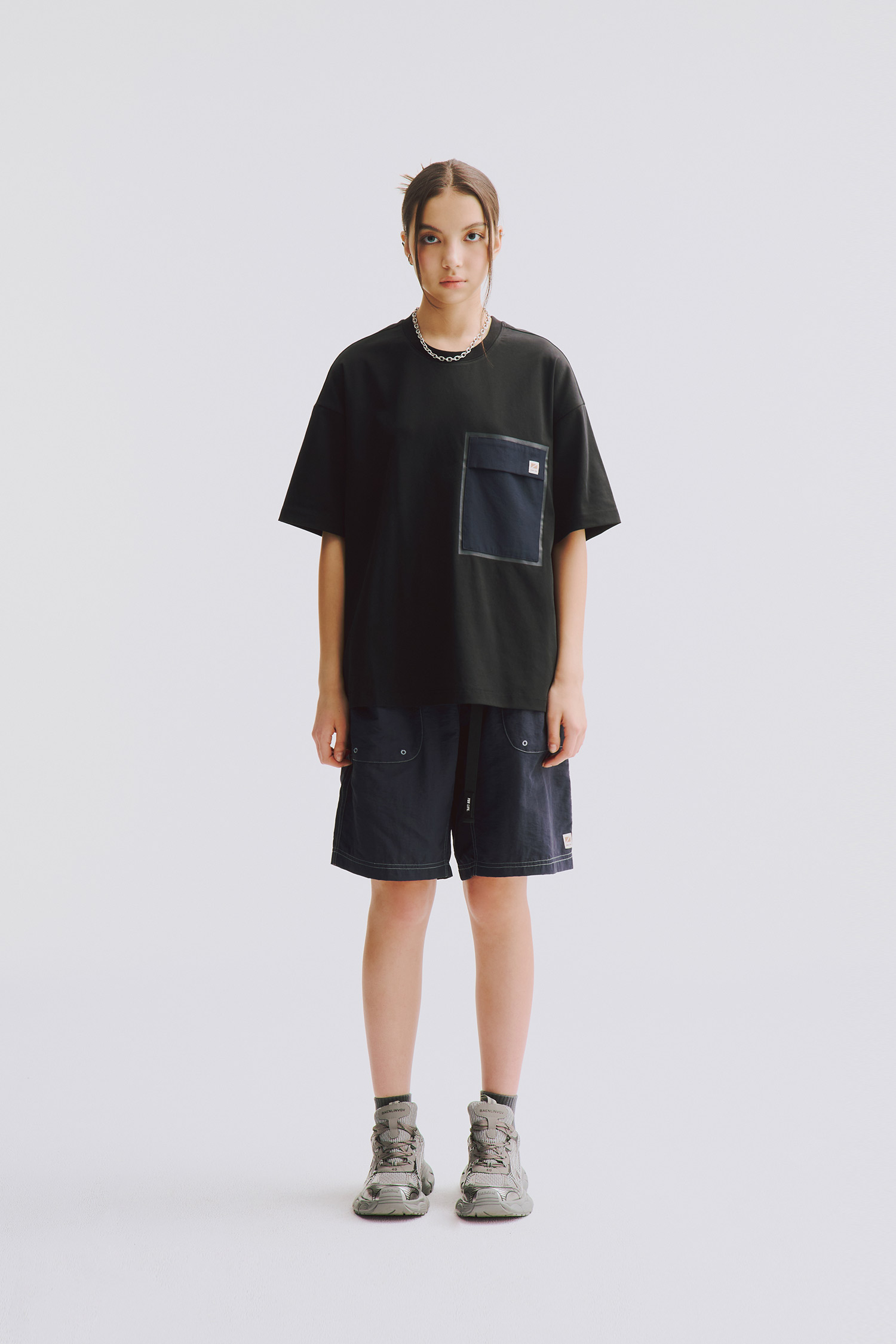 壓線多口袋 輕量短褲