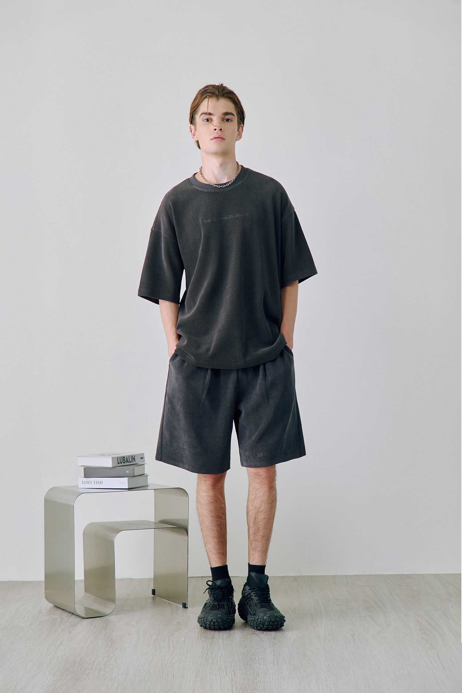 電繡舒適休閒短褲