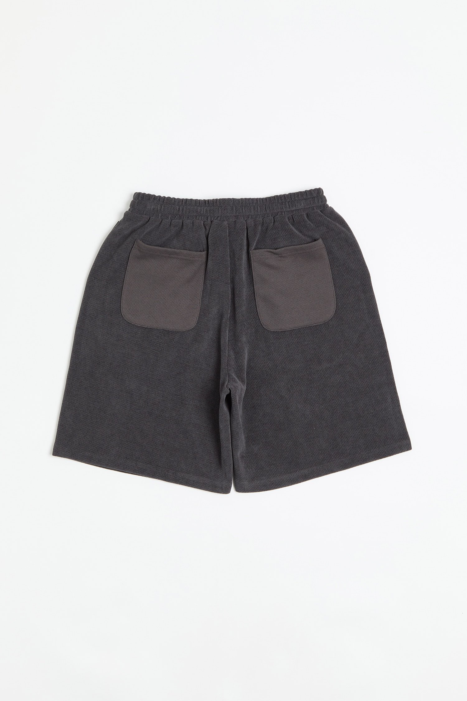 電繡舒適休閒短褲