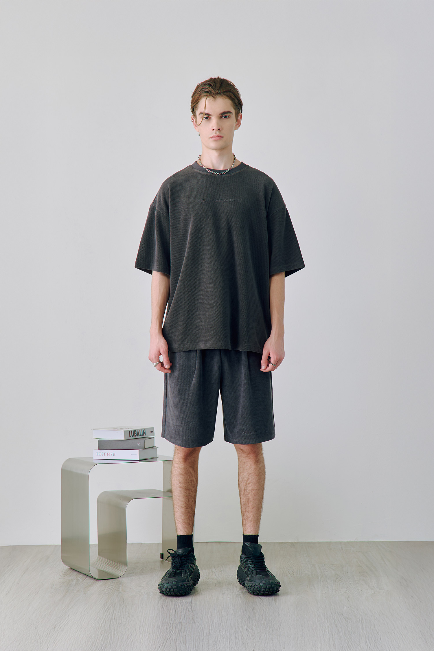 電繡舒適休閒短褲