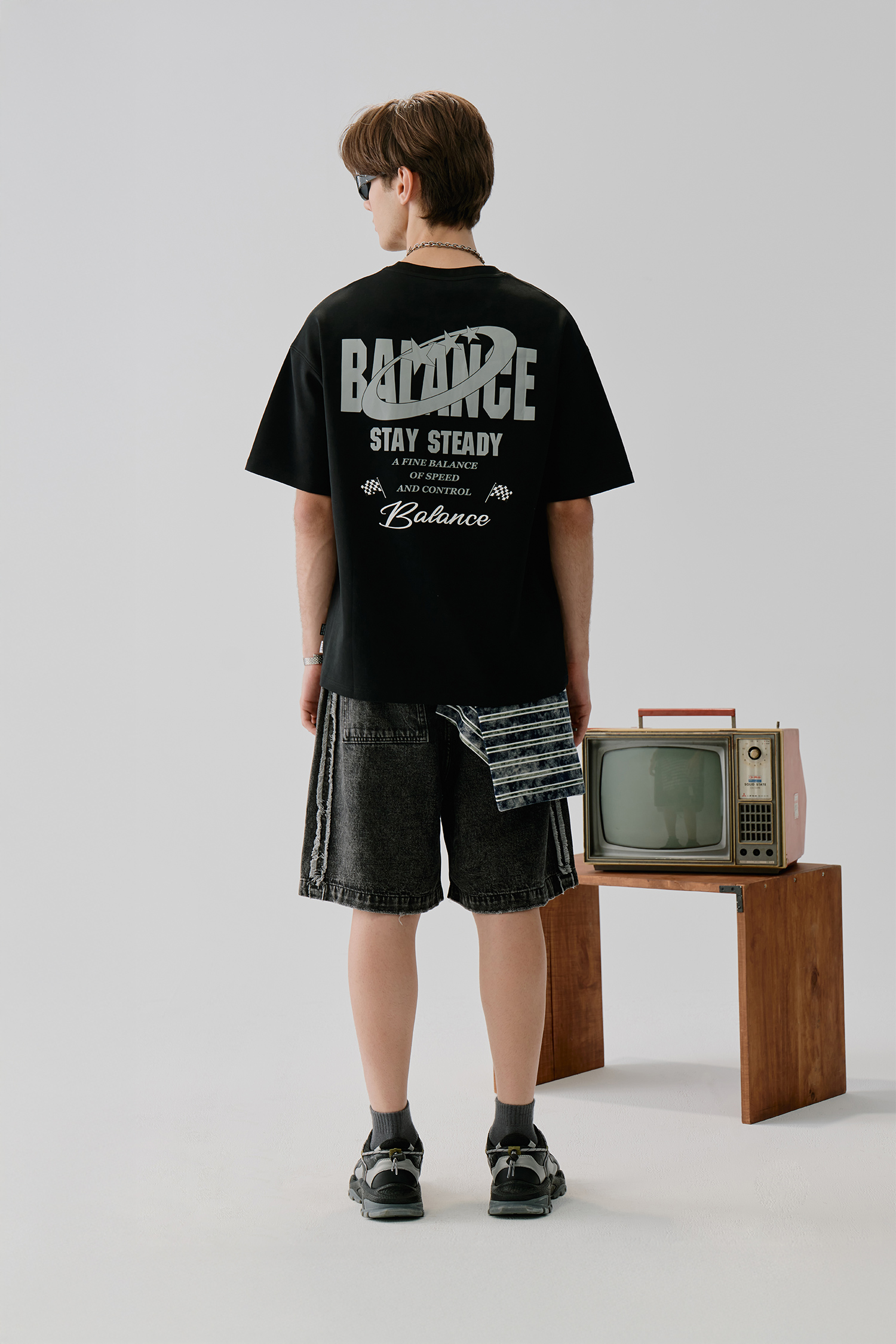 剪接不收邊 牛仔短褲