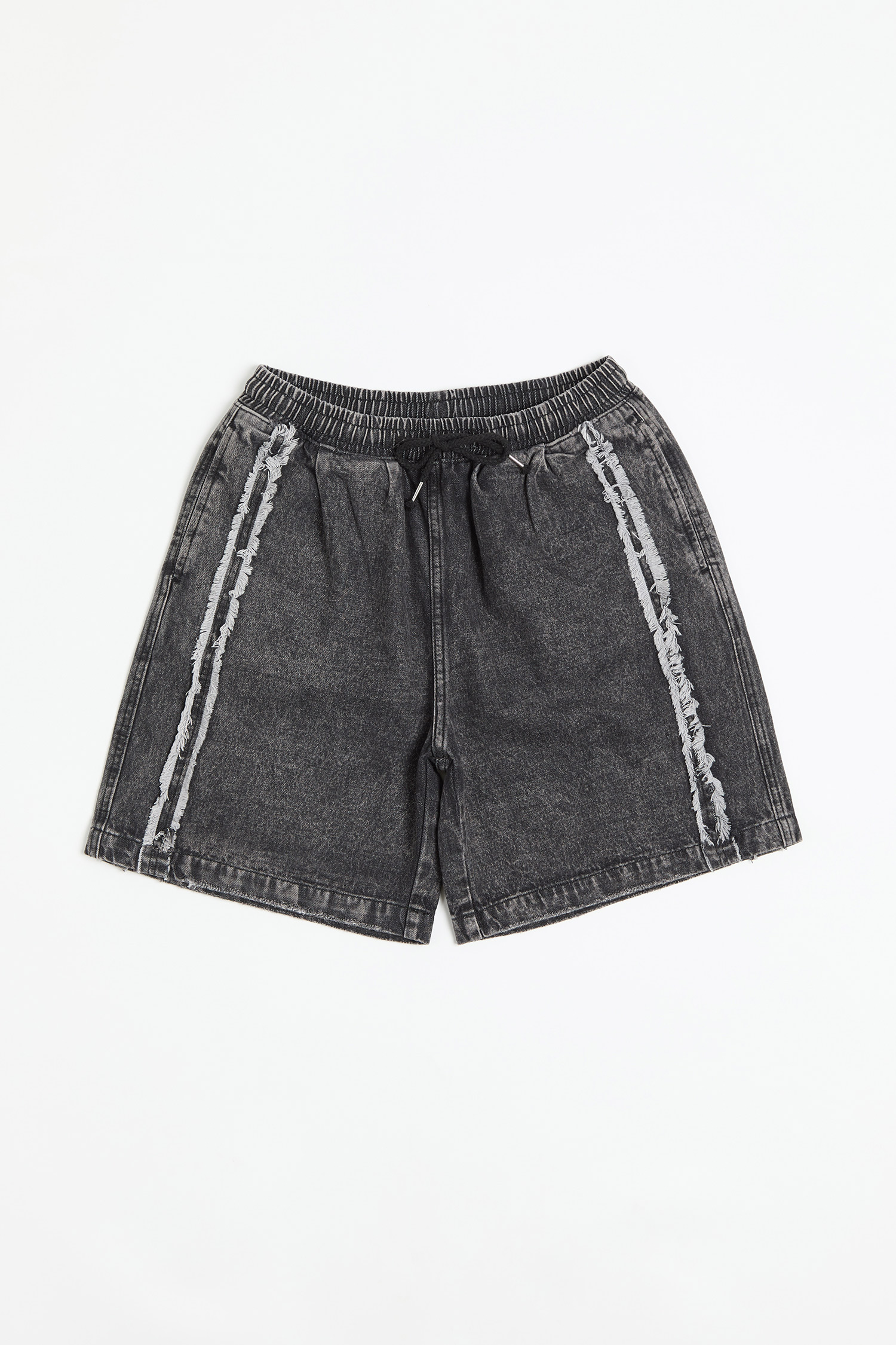 剪接不收邊 牛仔短褲