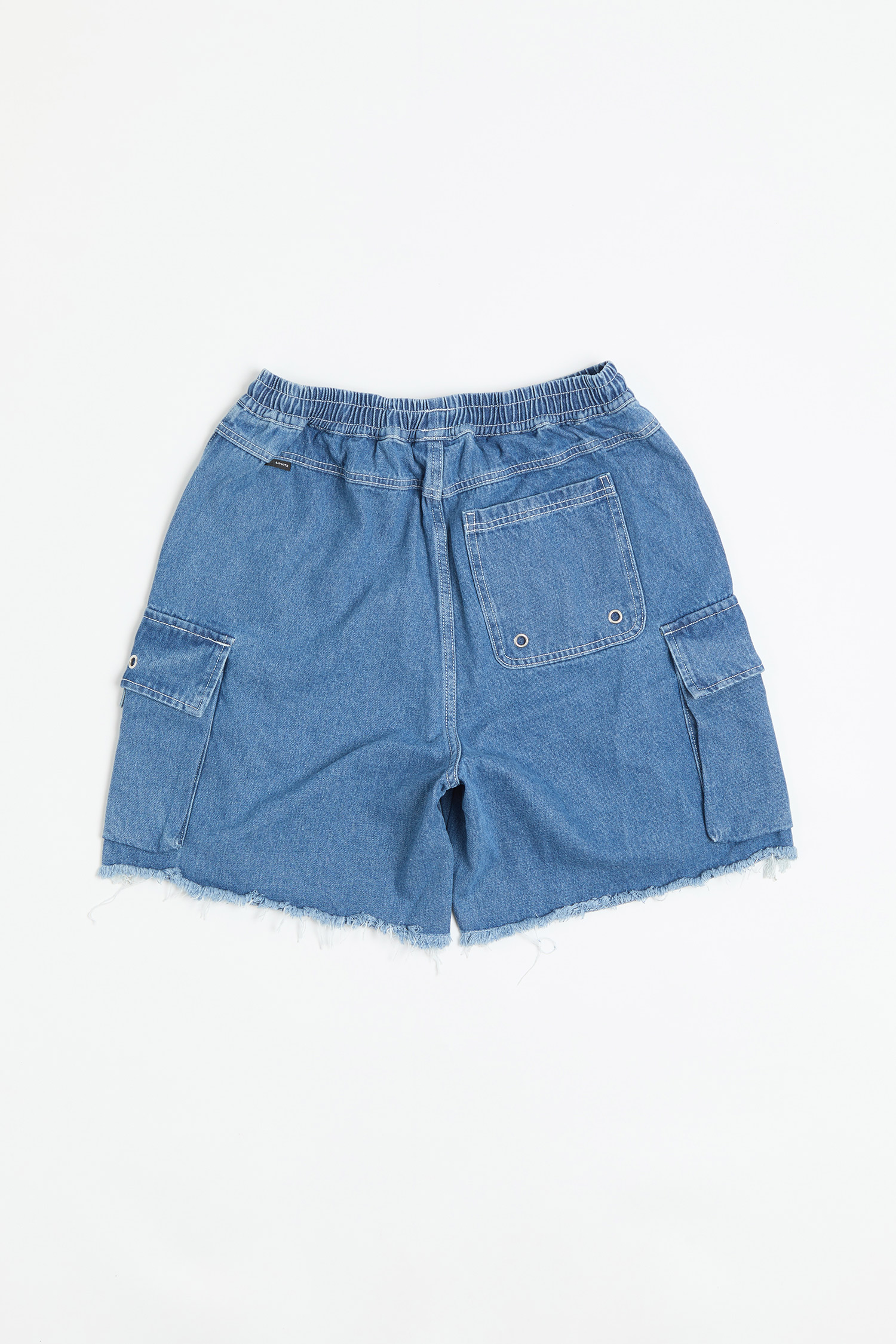 立體口袋 金屬裝飾牛仔短褲