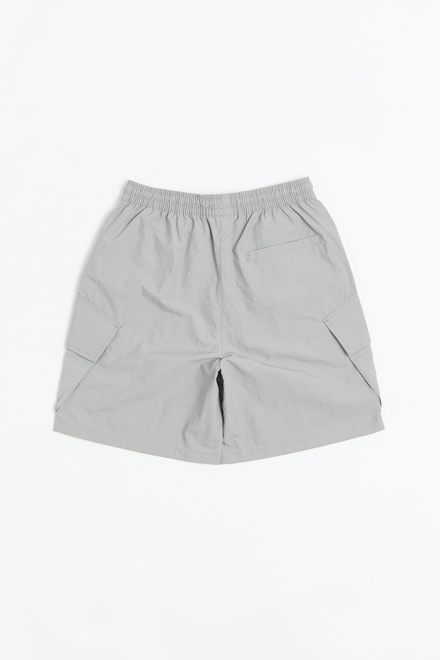 韓系 輕量 大口袋短褲(寬版)