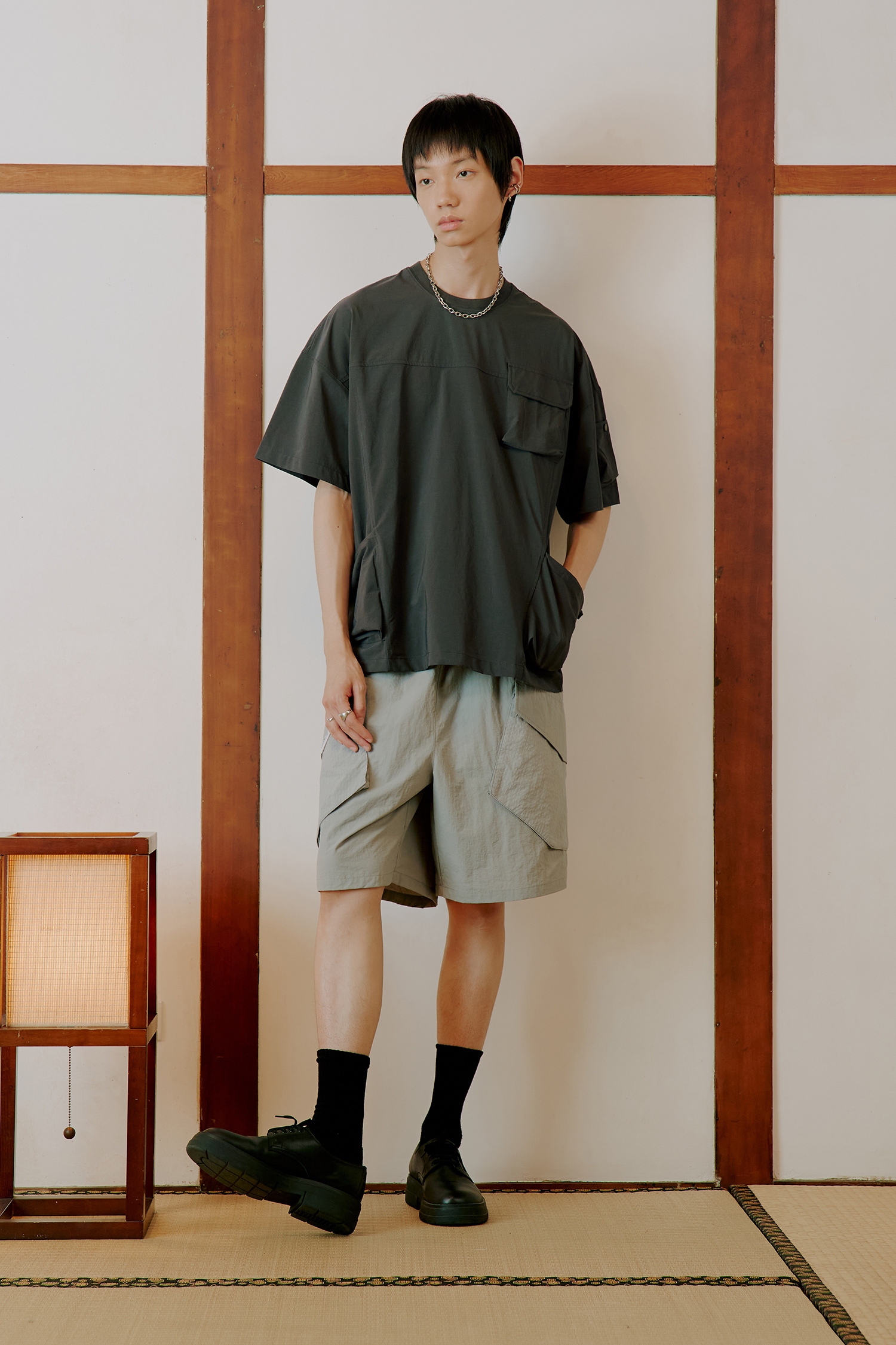 韓系 輕量 大口袋短褲(寬版)