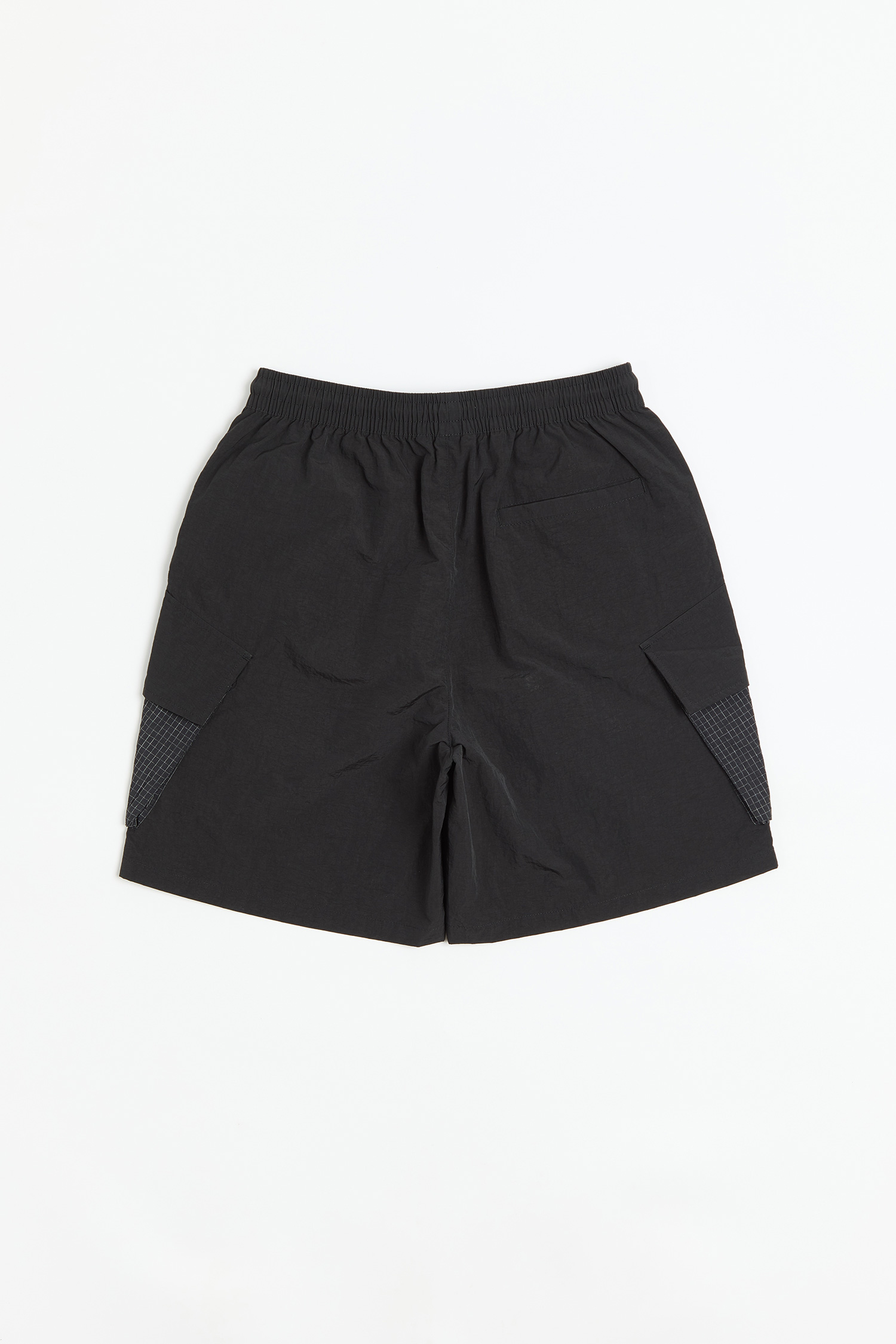 韓系 輕量 大口袋短褲(寬版)