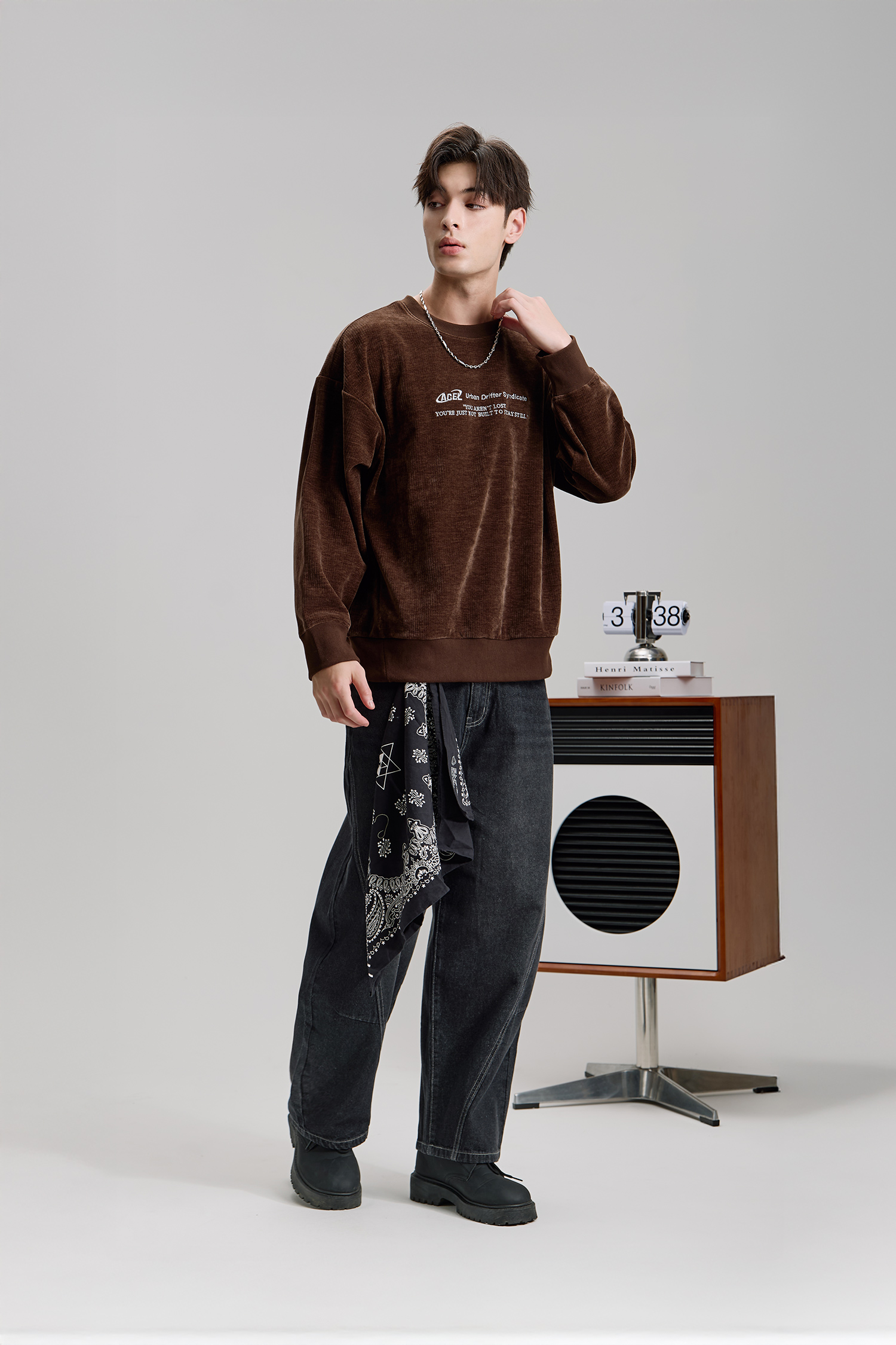 刷色牛仔彎刀褲(寬版)