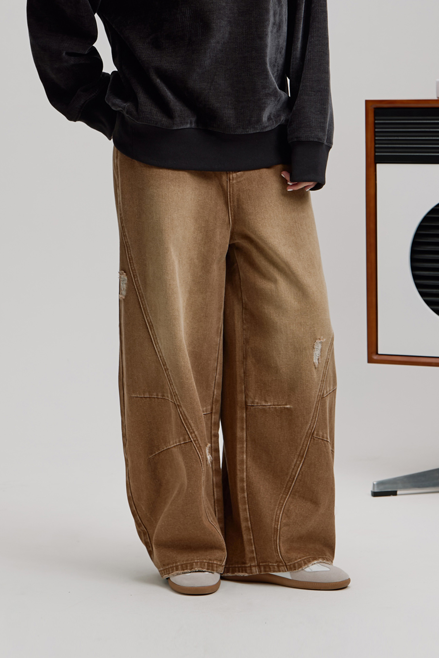 刷舊水洗 彎刀牛仔長褲(寬版)