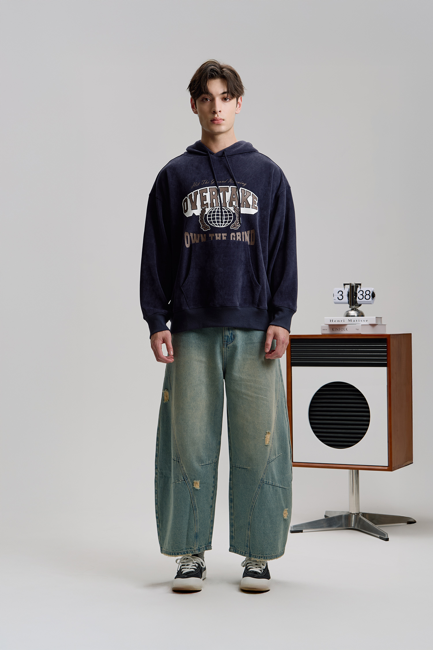 刷舊水洗 彎刀牛仔長褲(寬版)