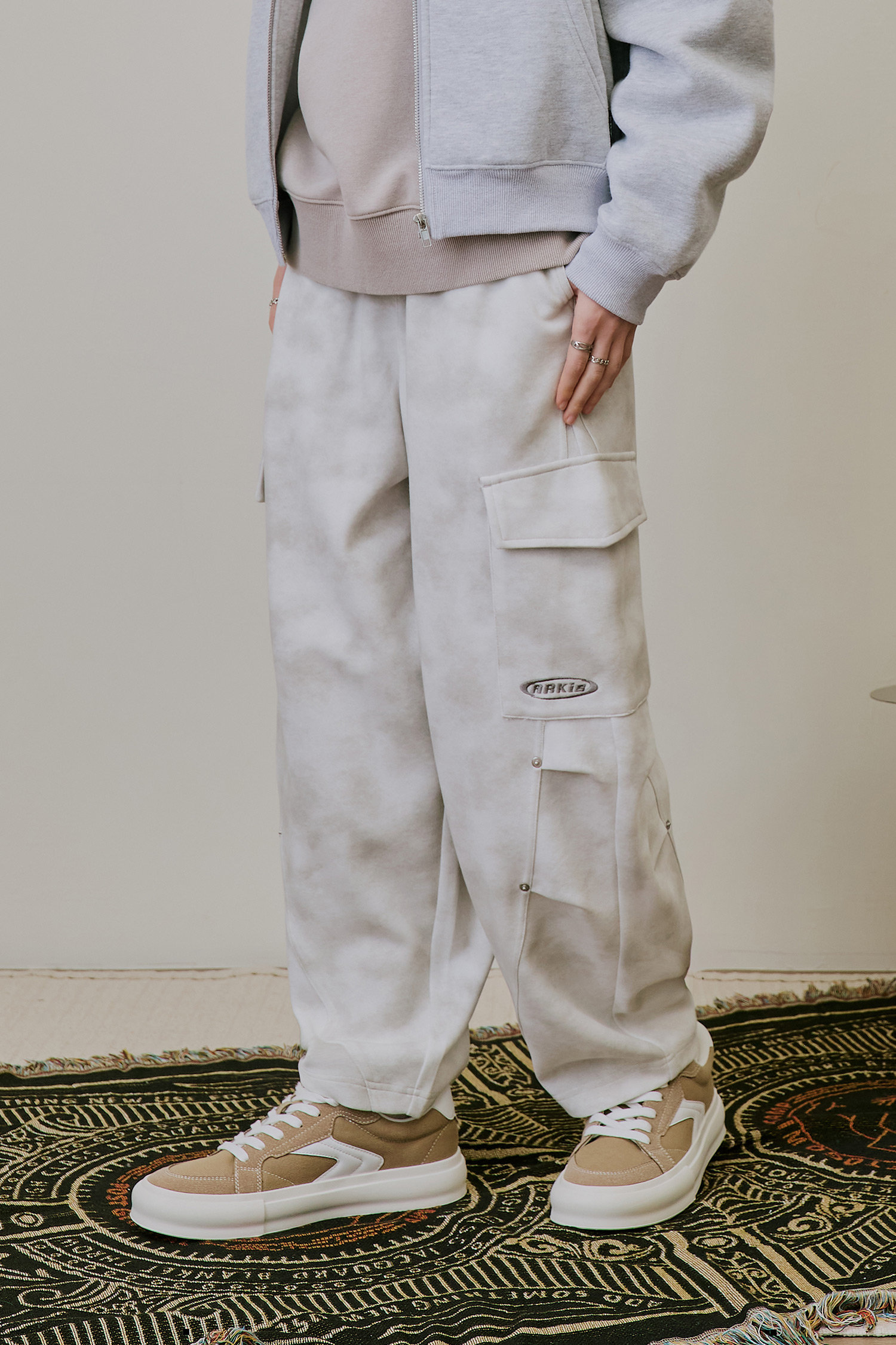 ARKis 渲染彎刀長褲