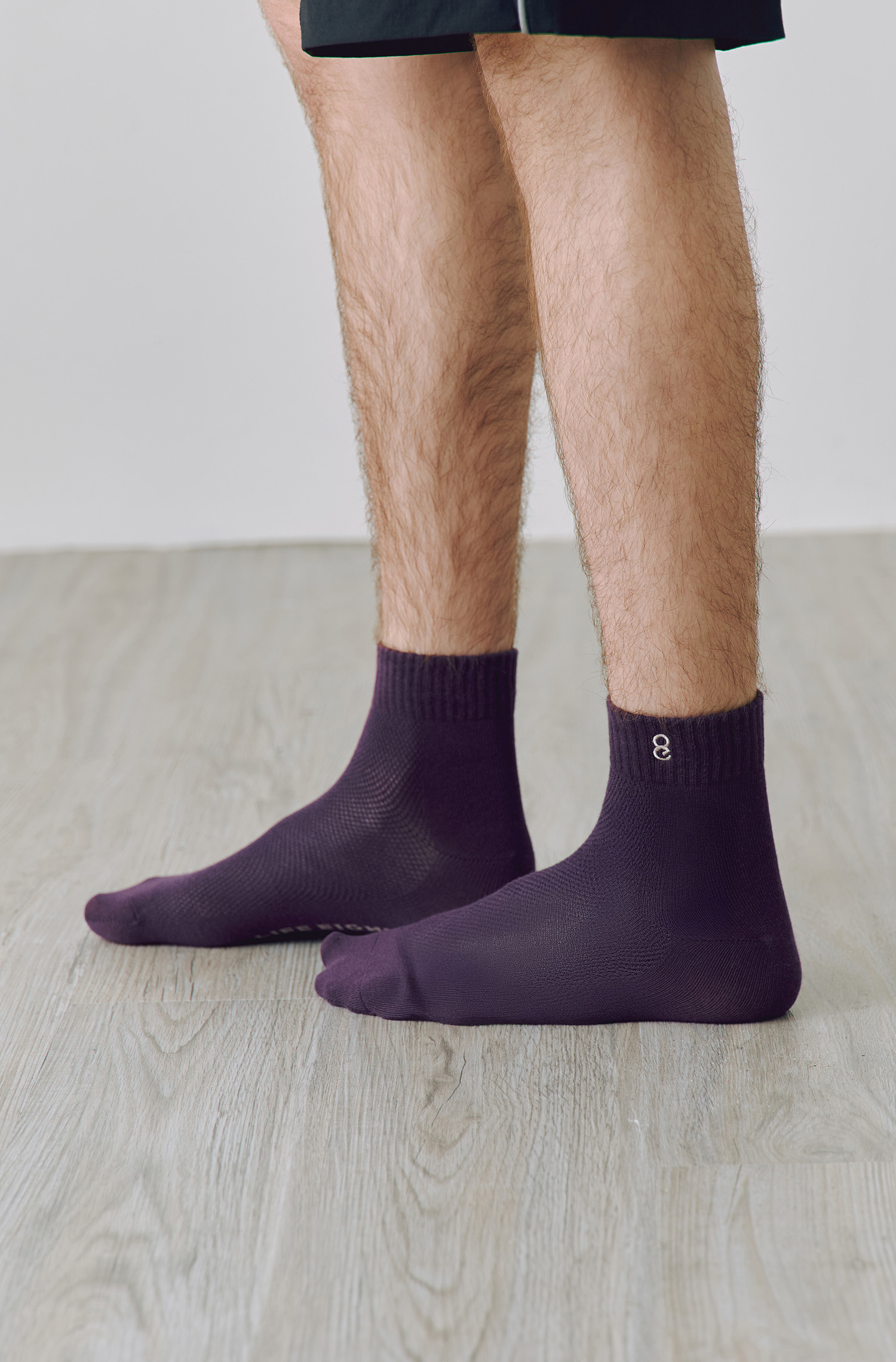 品牌跳色電繡短襪