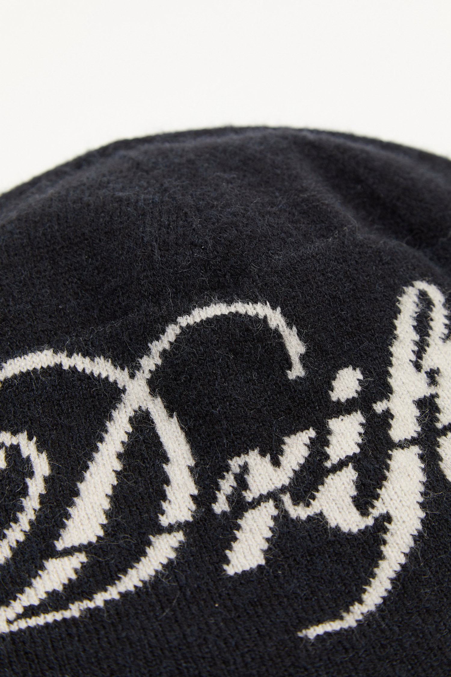 細針織文字毛帽