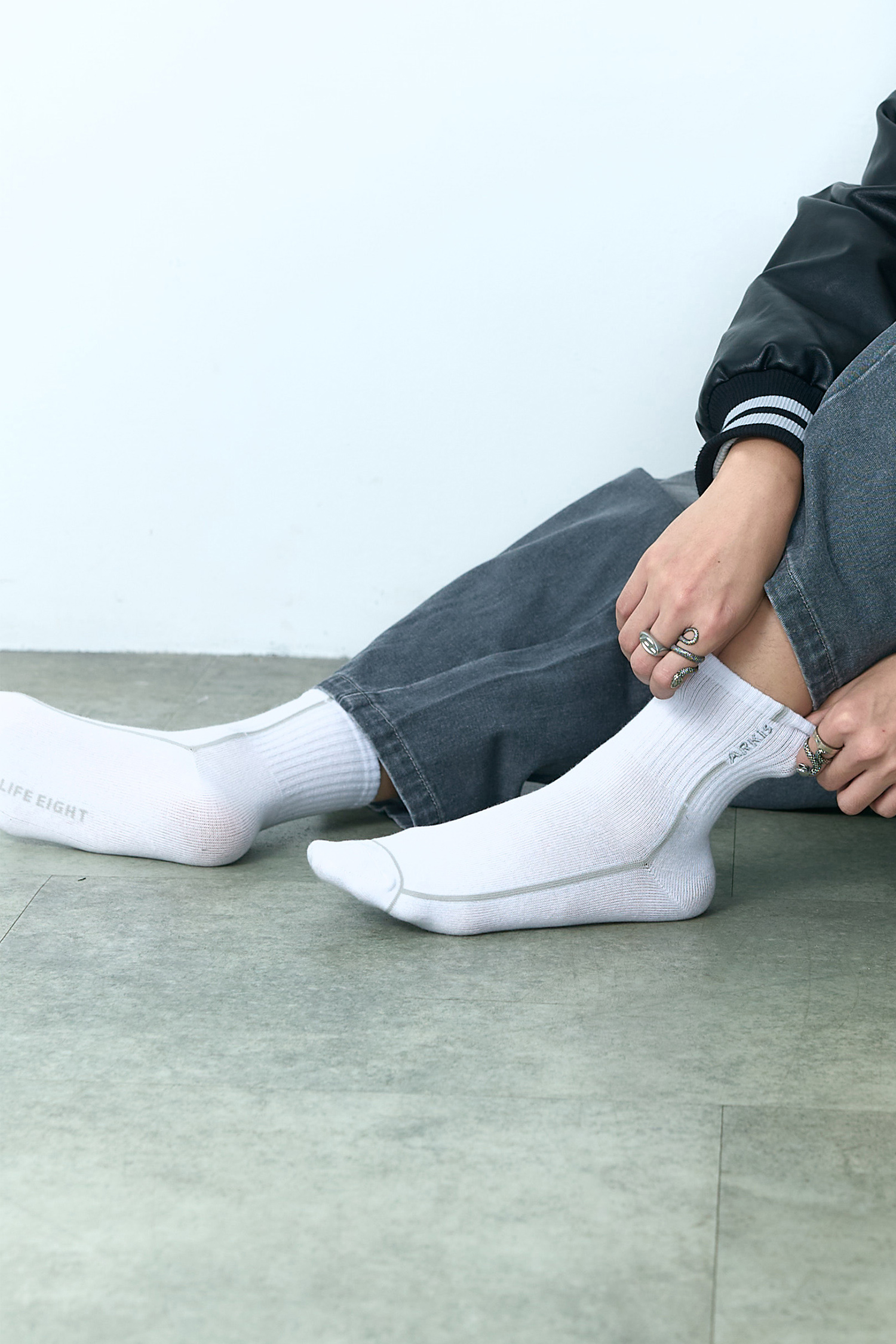 ARKis 條紋跳色中筒襪