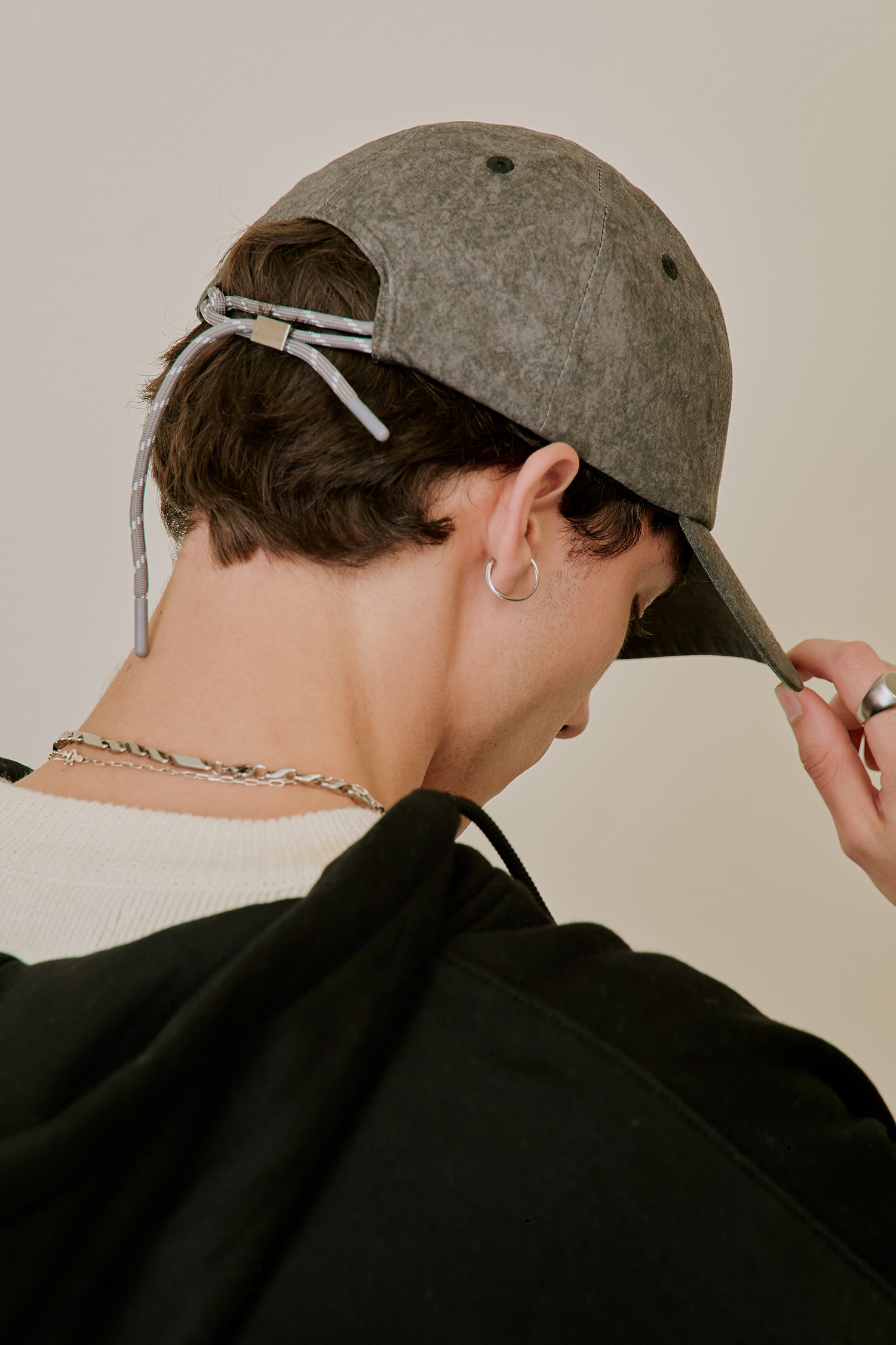 電繡髒髒棒球帽