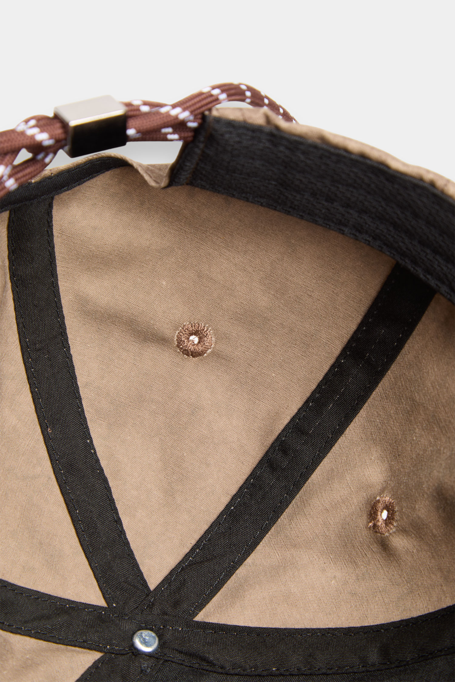 電繡髒髒棒球帽