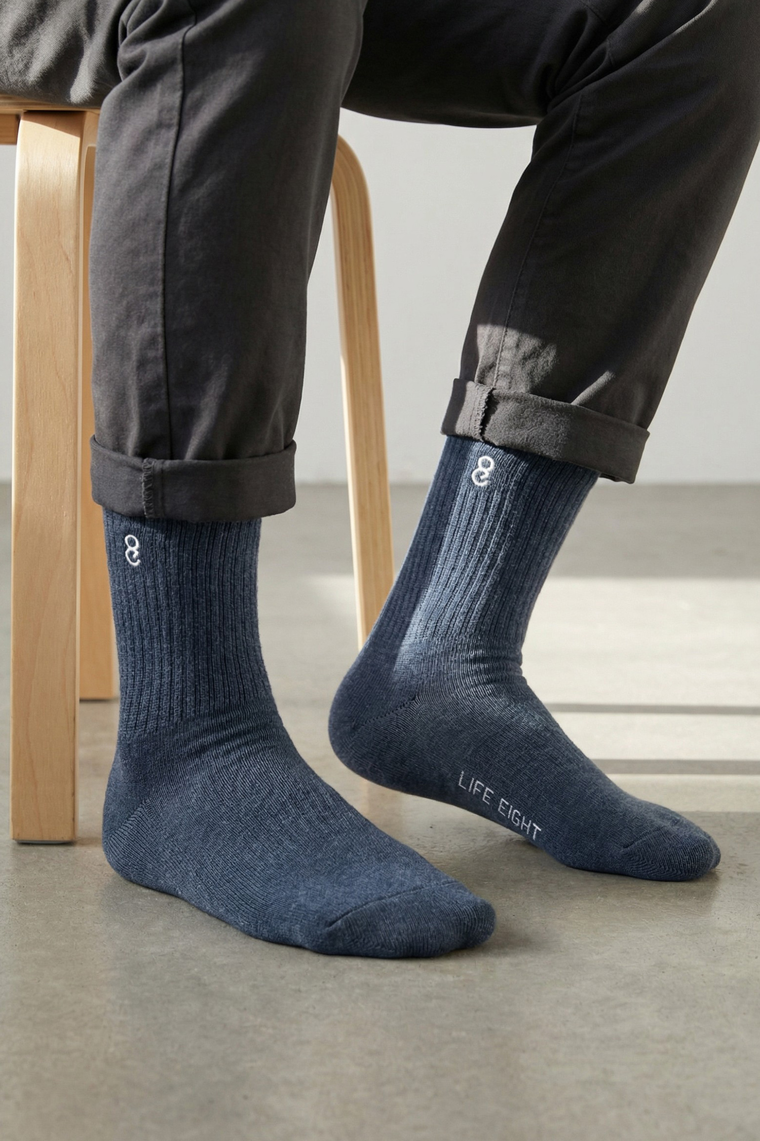 品牌電繡中筒襪