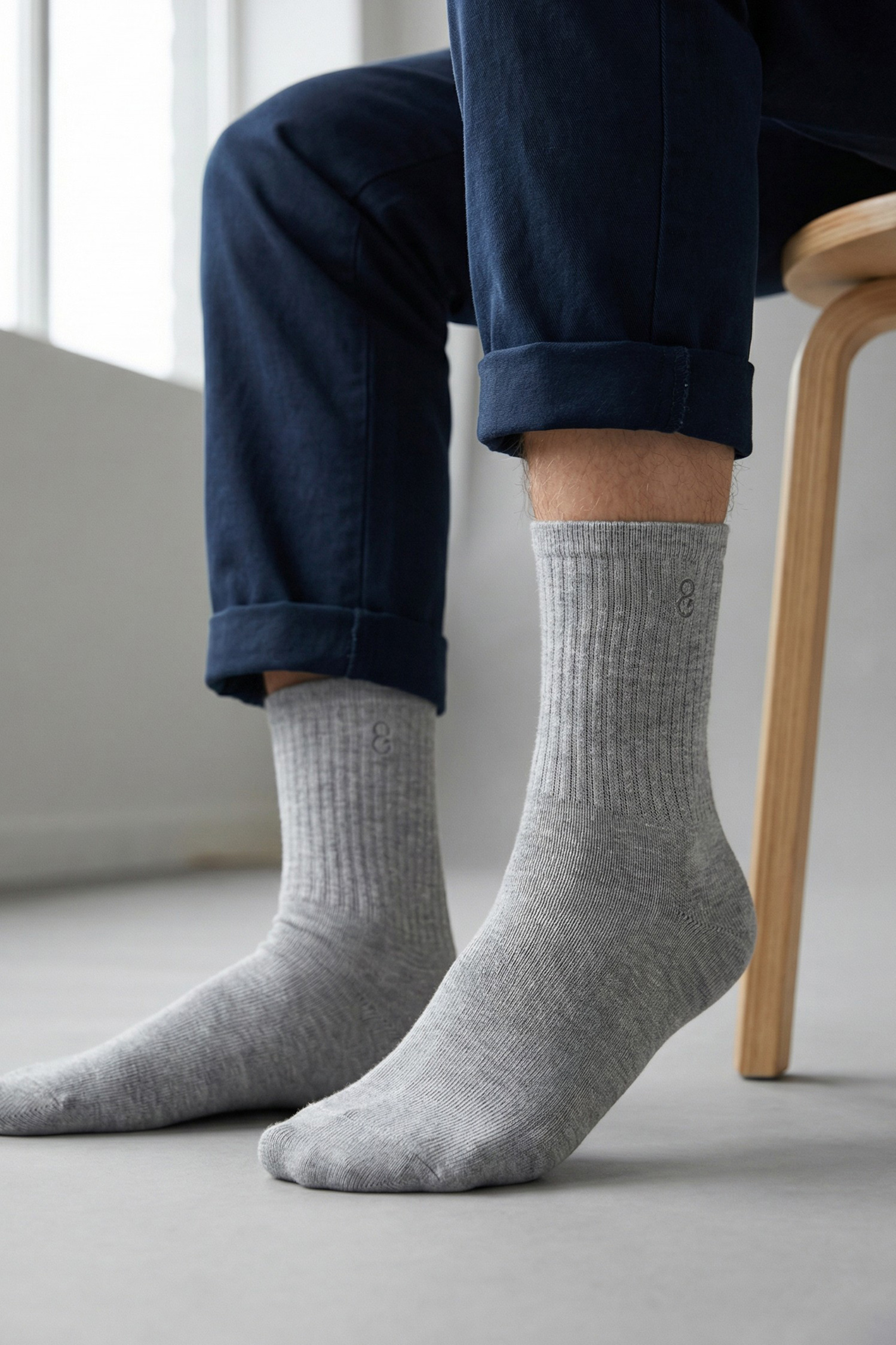 品牌電繡中筒襪