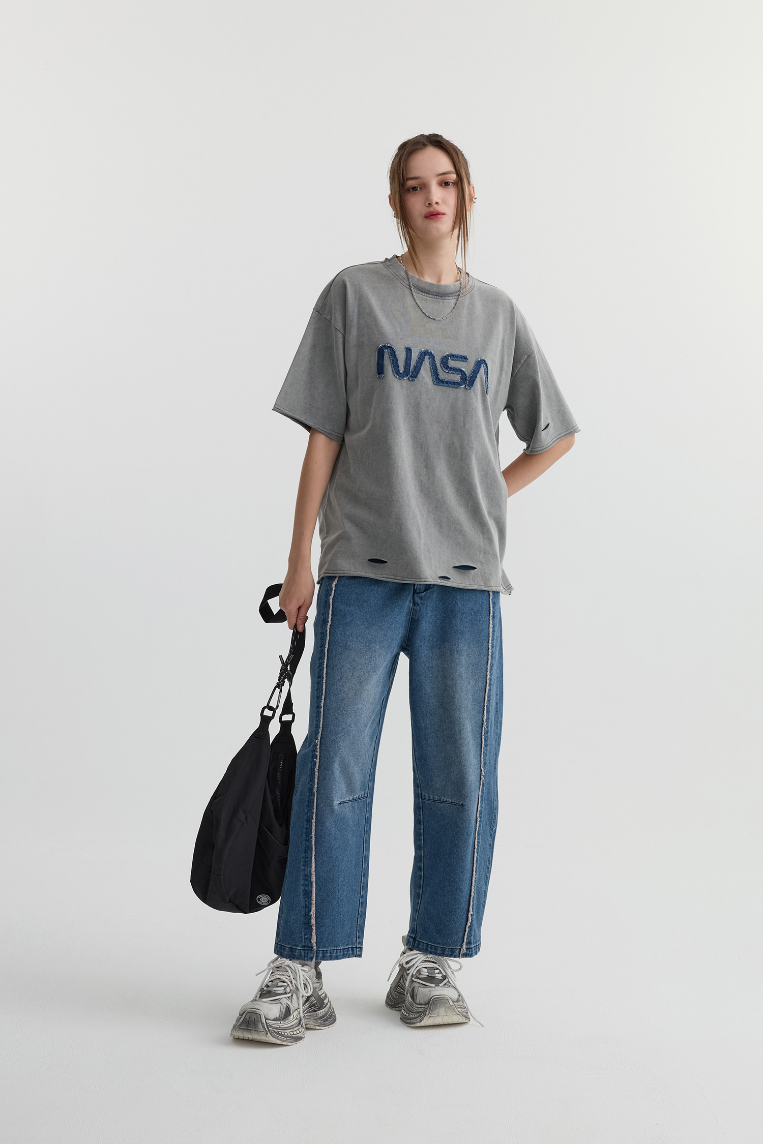 城市悠遊 輕量綁繩斜肩包