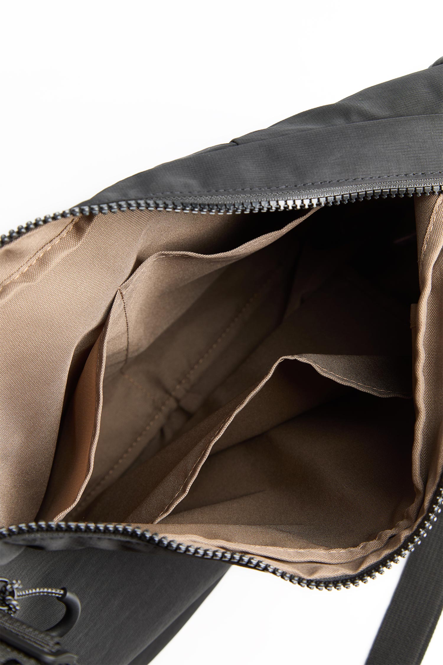 城市悠遊 輕量綁繩斜肩包