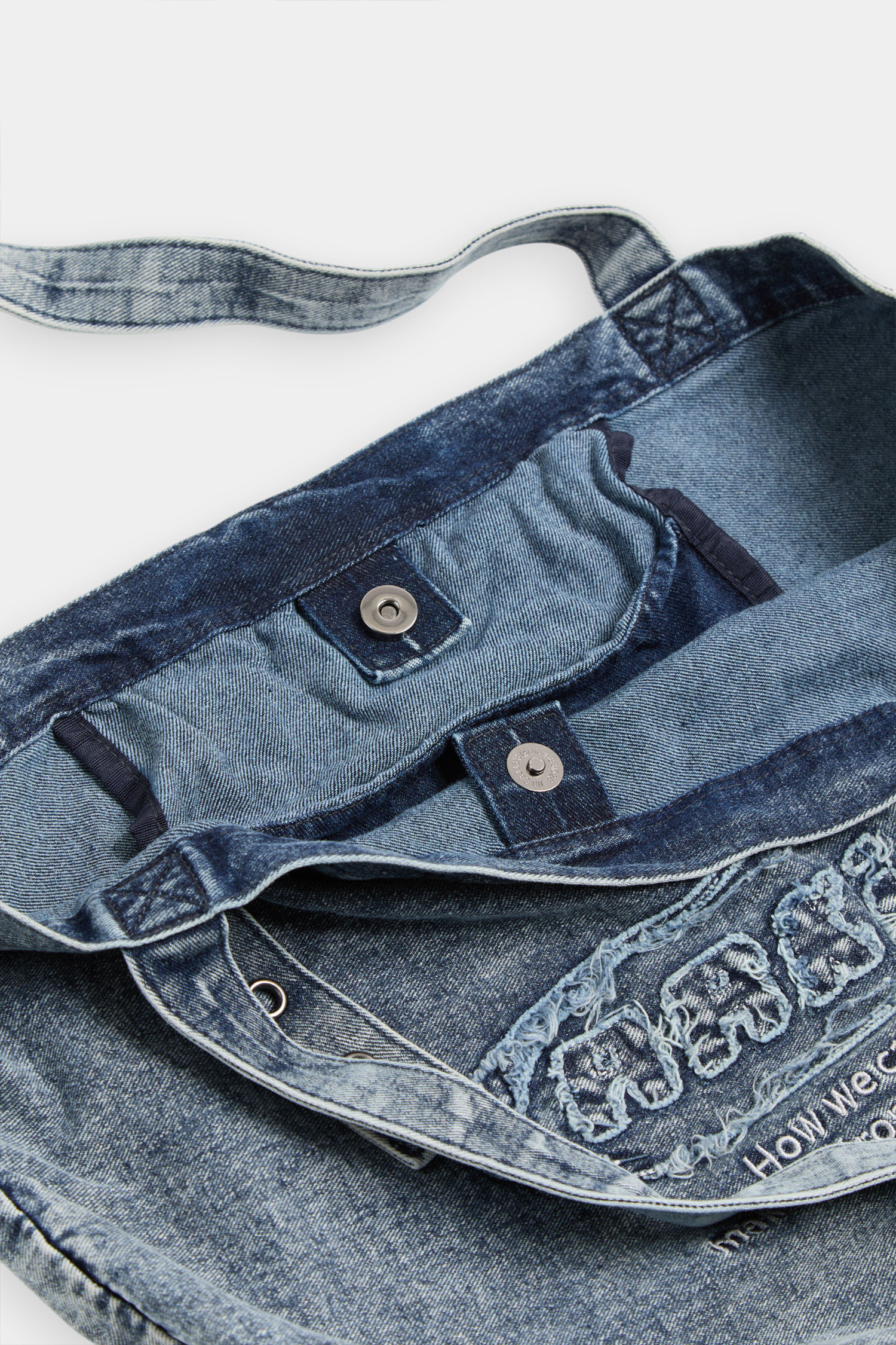 ARKis 電繡水洗牛仔托特包