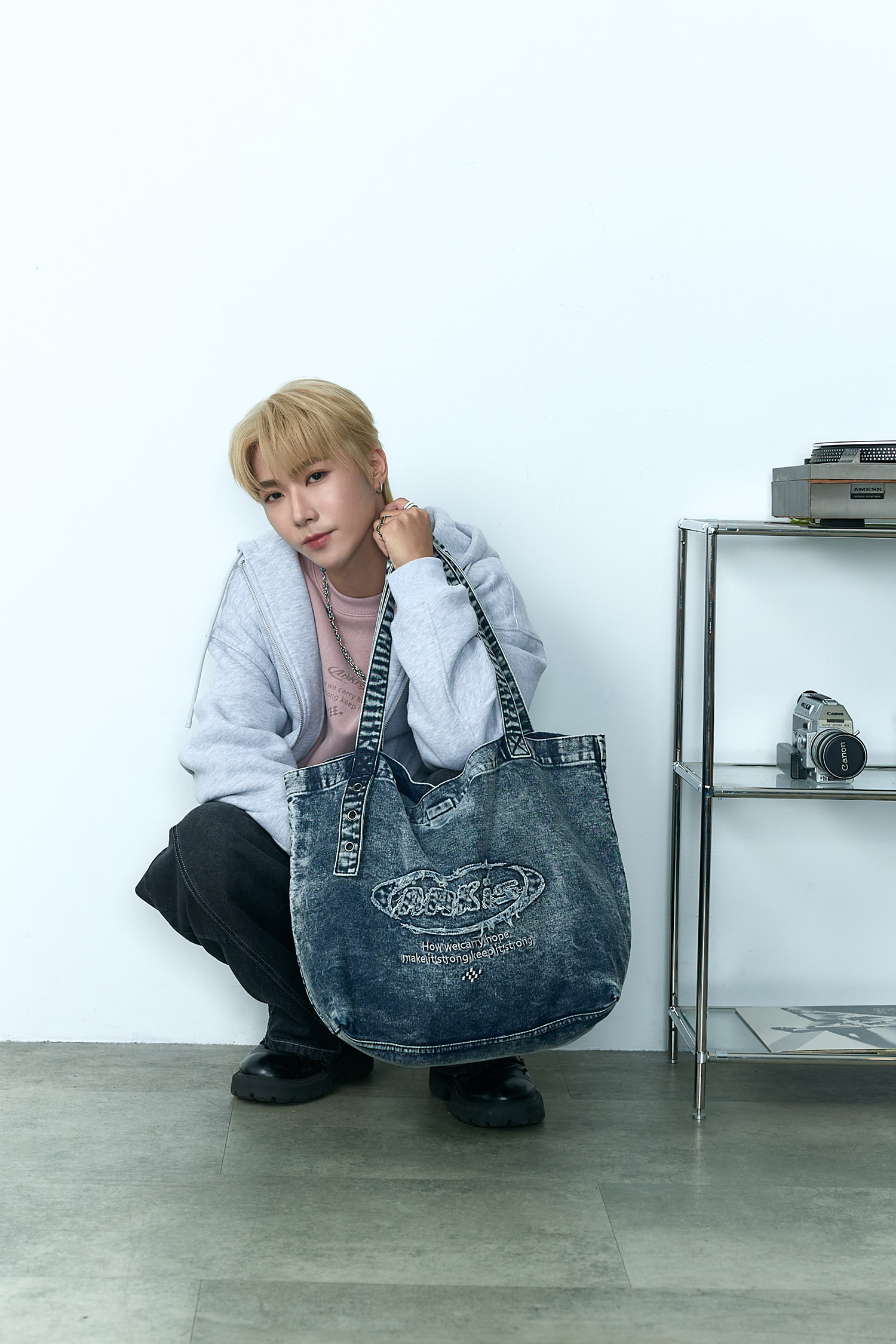 ARKis 電繡水洗牛仔托特包