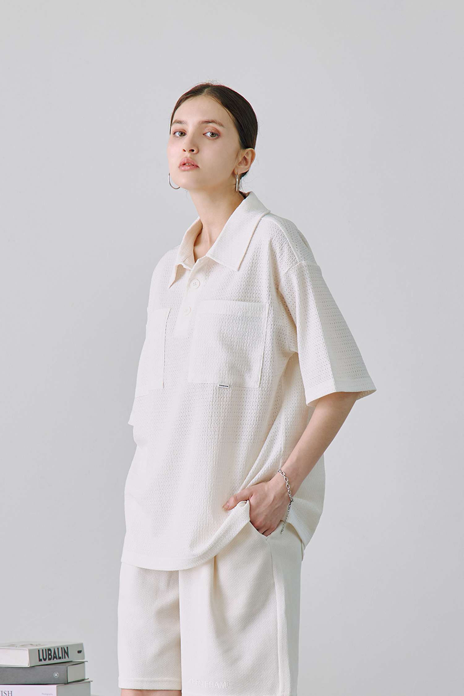 日光漫步 半開襟雕花短袖上衣