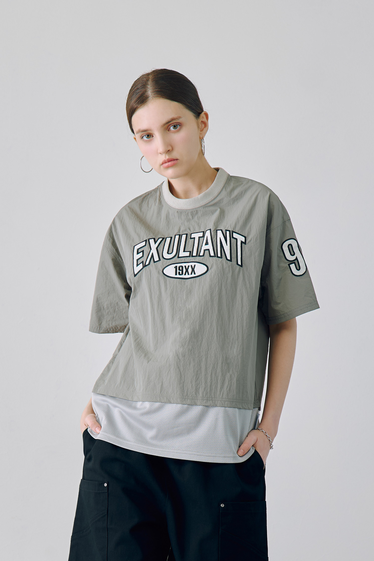 異材質貼布繡 輕量短袖上衣