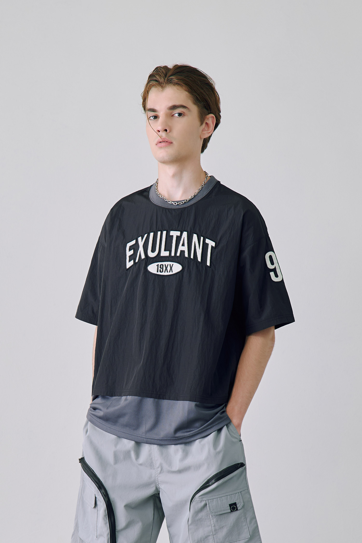 異材質貼布繡 輕量短袖上衣