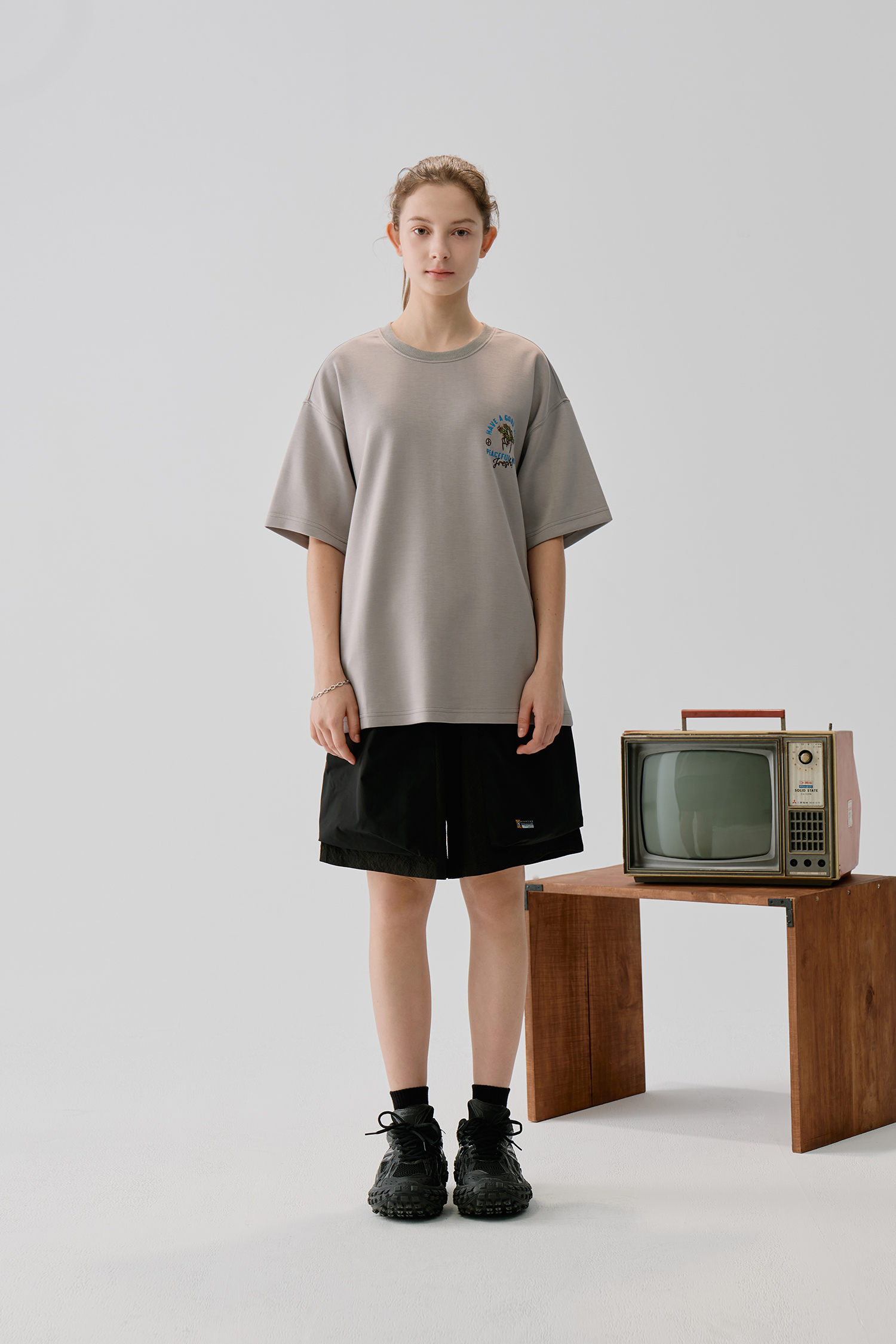 手指夾物 太空棉 短袖上衣