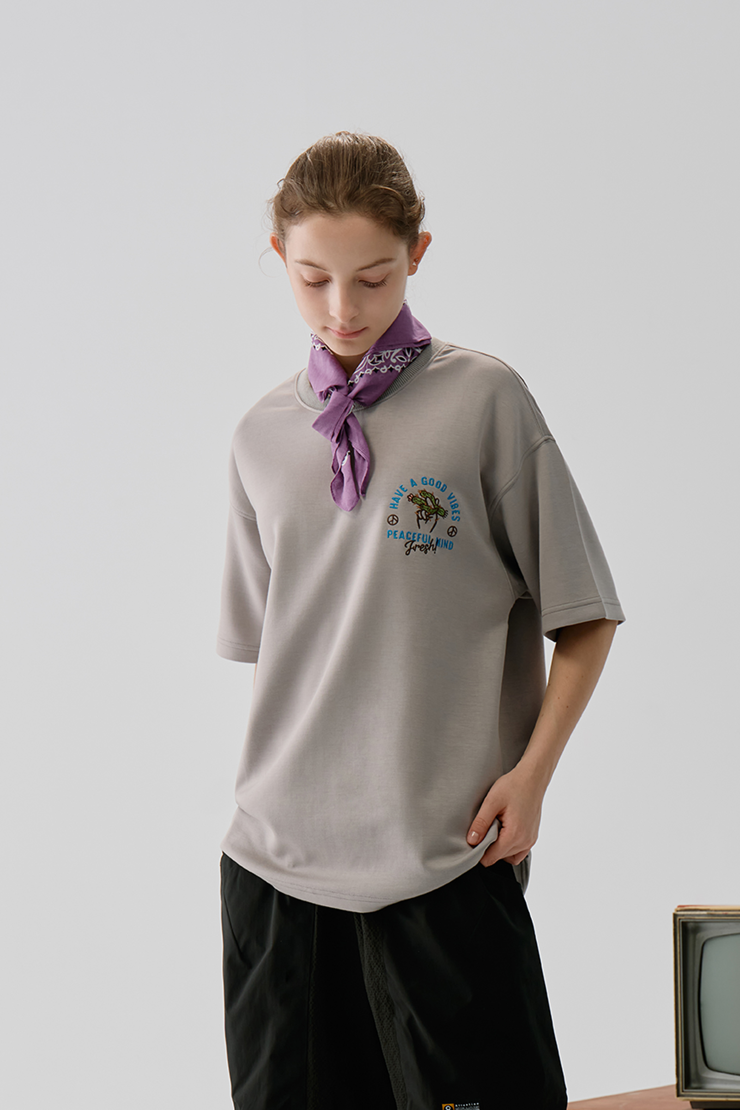 手指夾物 太空棉 短袖上衣