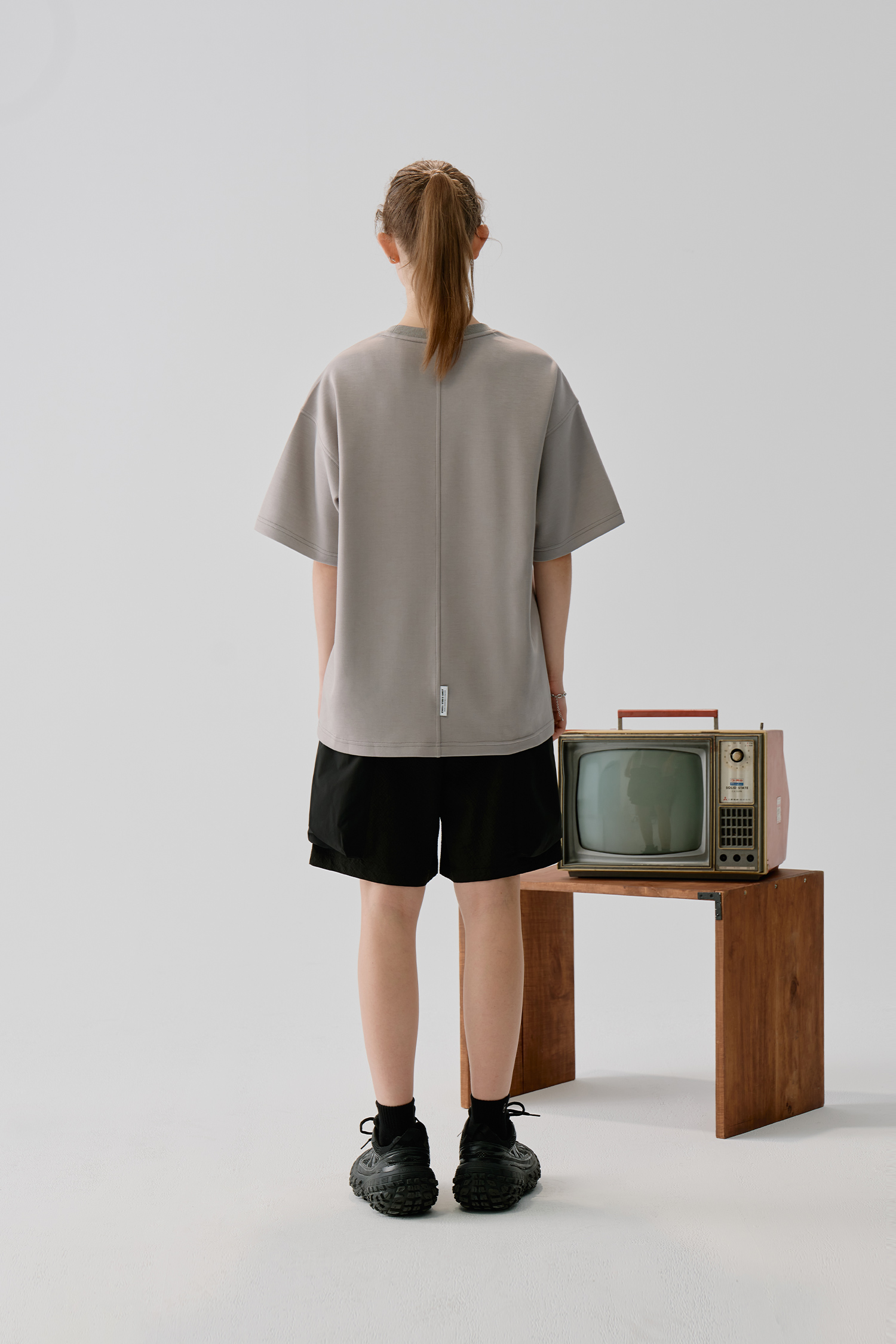 手指夾物 太空棉 短袖上衣