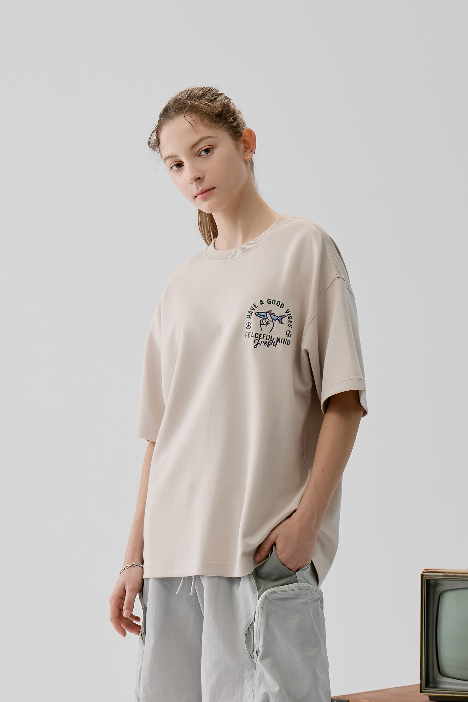 手指夾物 太空棉 短袖上衣