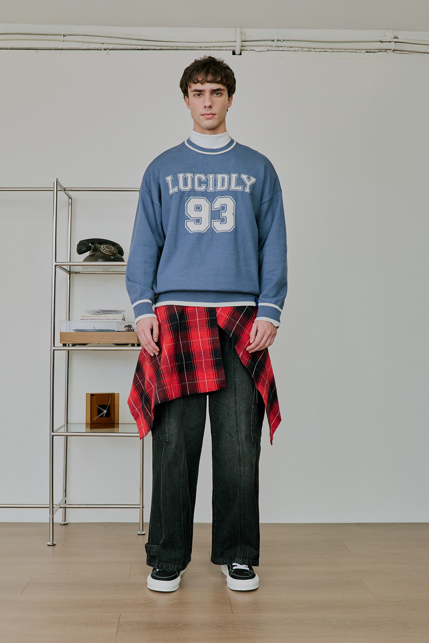 復古文字提花毛衣