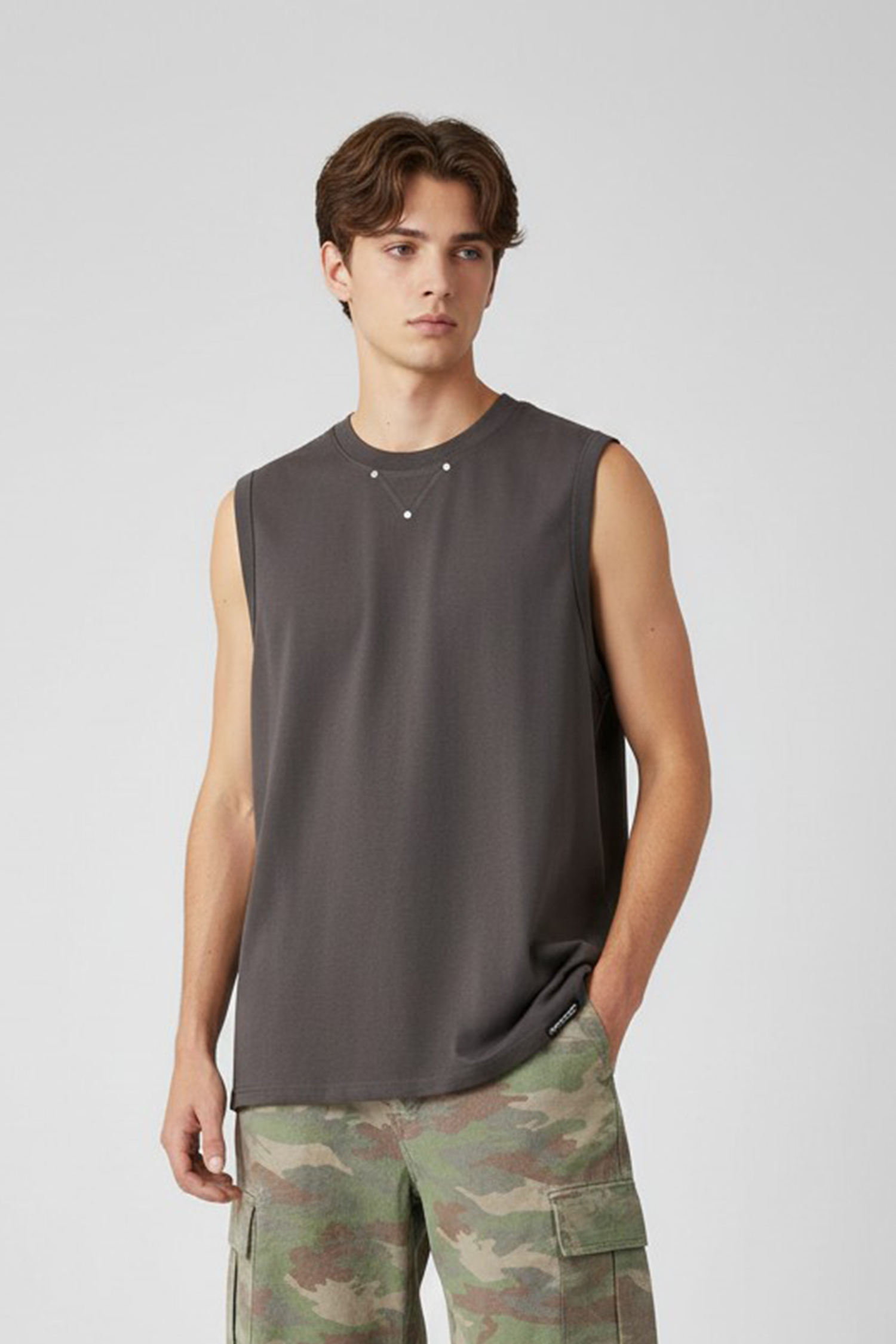 裝飾金屬釘 太空棉圓領背心