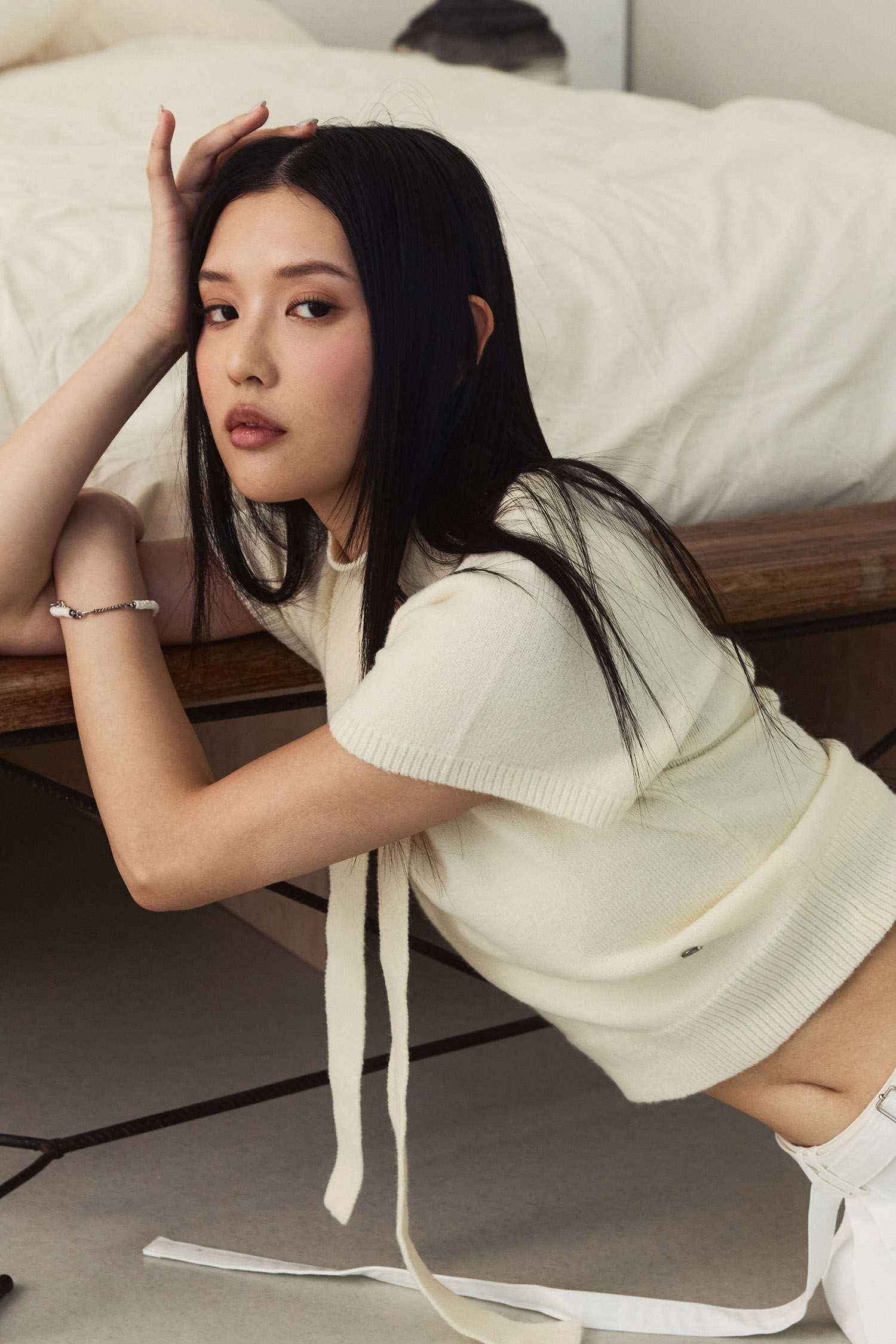 圍脖V領 短袖針織上衣(女)