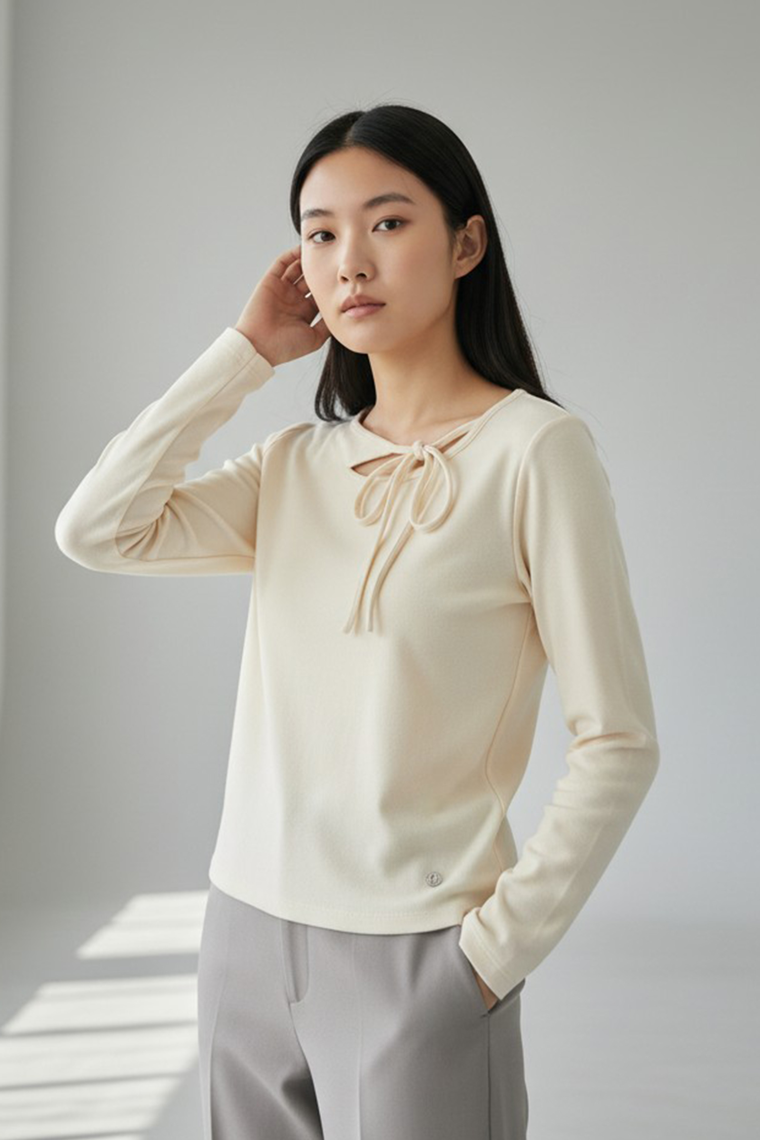 領口綁結造型上衣