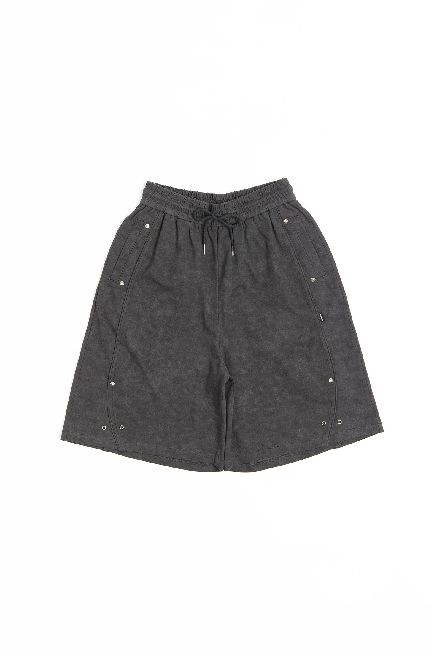 渲染貼布繡剪接短褲