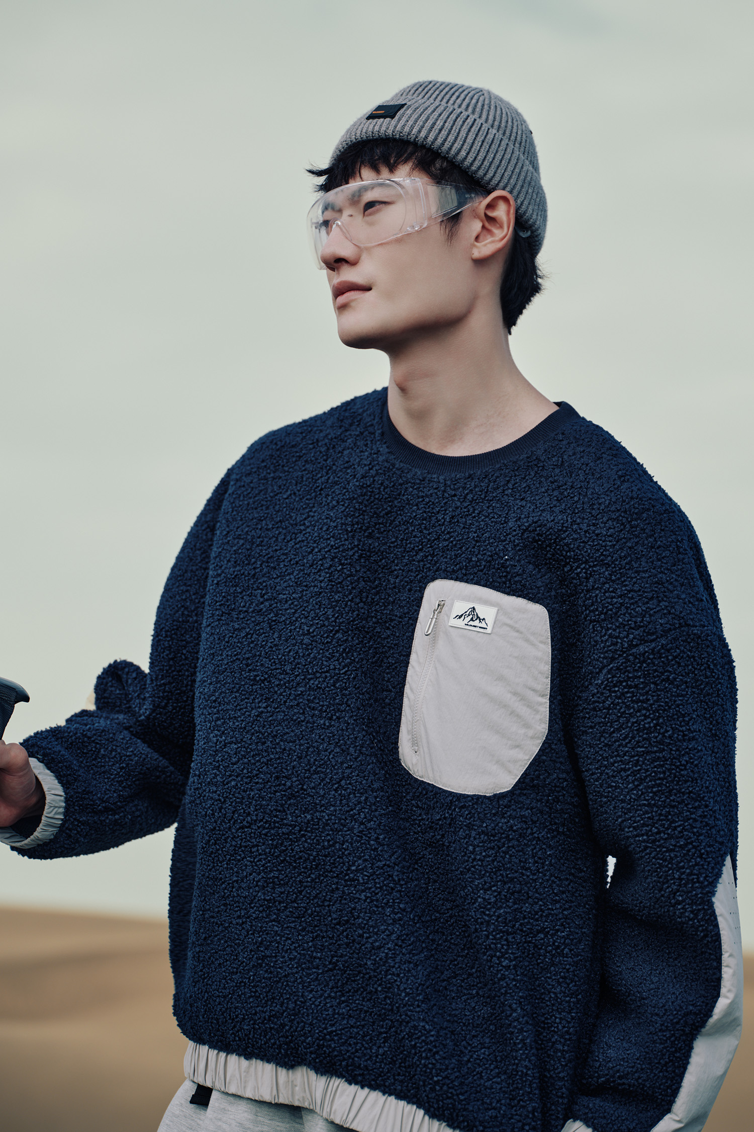 拼接貼袋 毛絨圓領長袖上衣