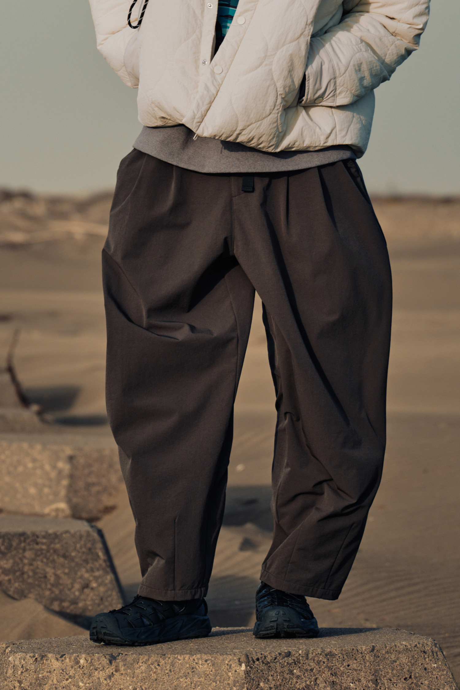 戶外機能 繭型輕磨毛打褶長褲