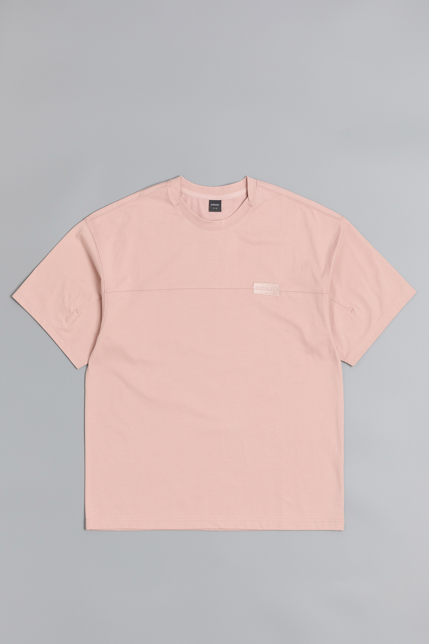 EVENLESS 吸排涼感 繡章短袖上衣