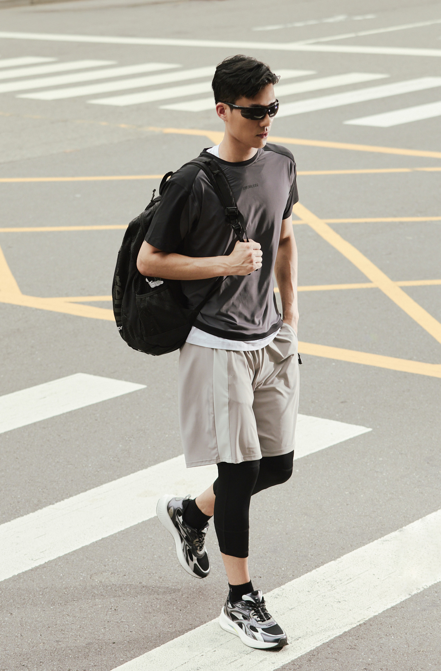 寬肩剪接撞色 短袖上衣