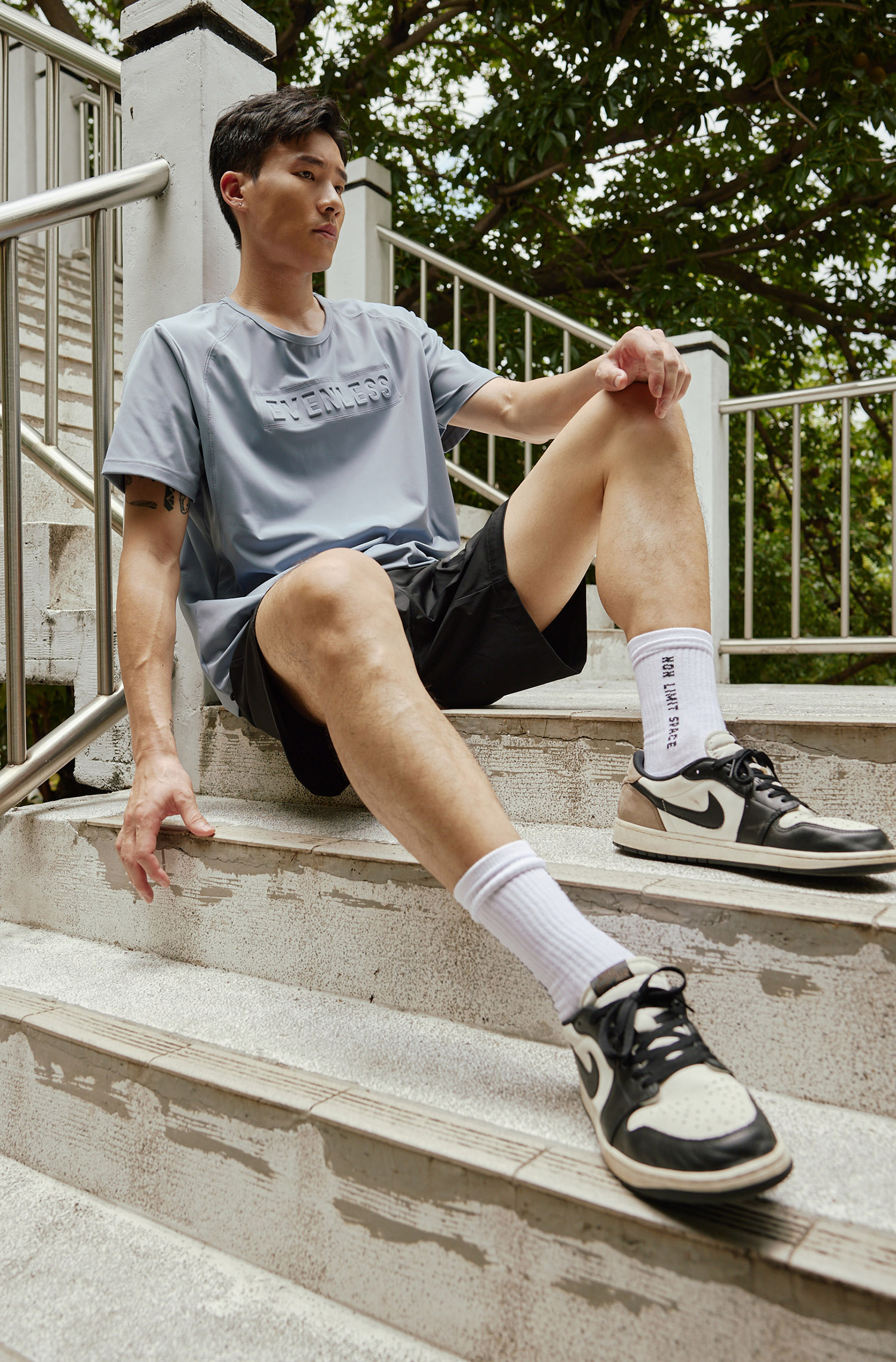 鋼印字體 超彈 短袖上衣