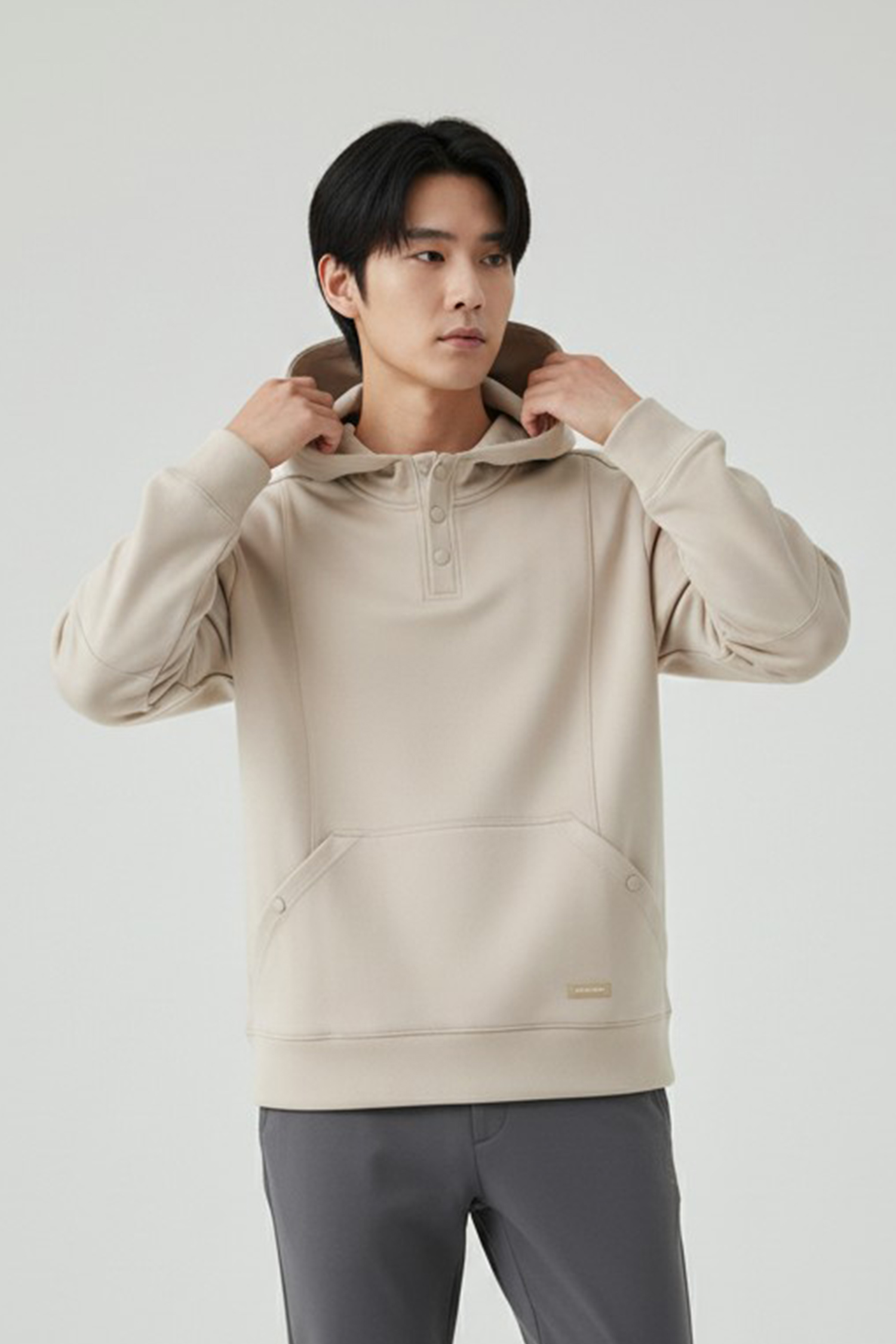 結構感拼接連帽上衣