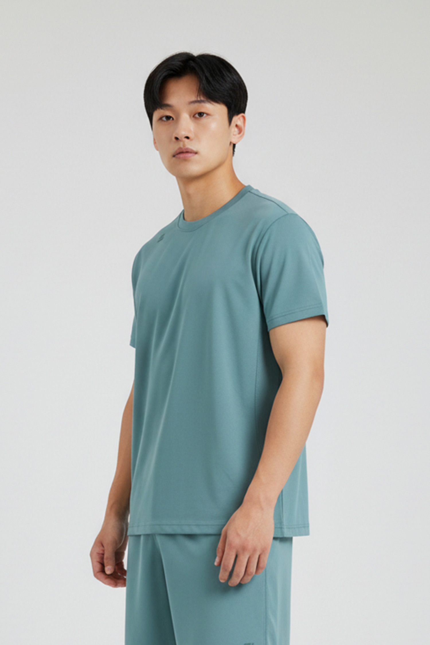 俐落標誌吸排短袖上衣