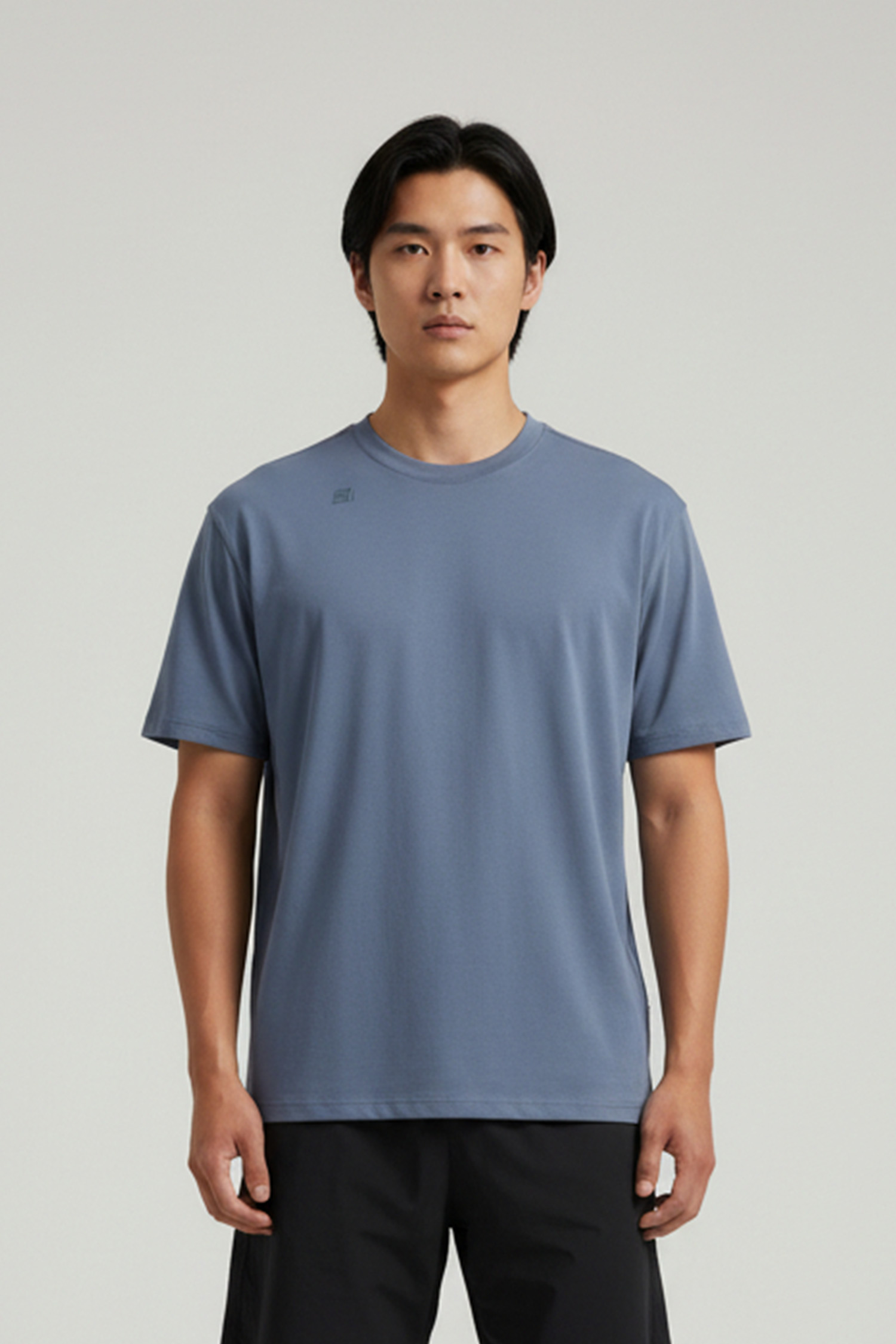 俐落標誌吸排短袖上衣