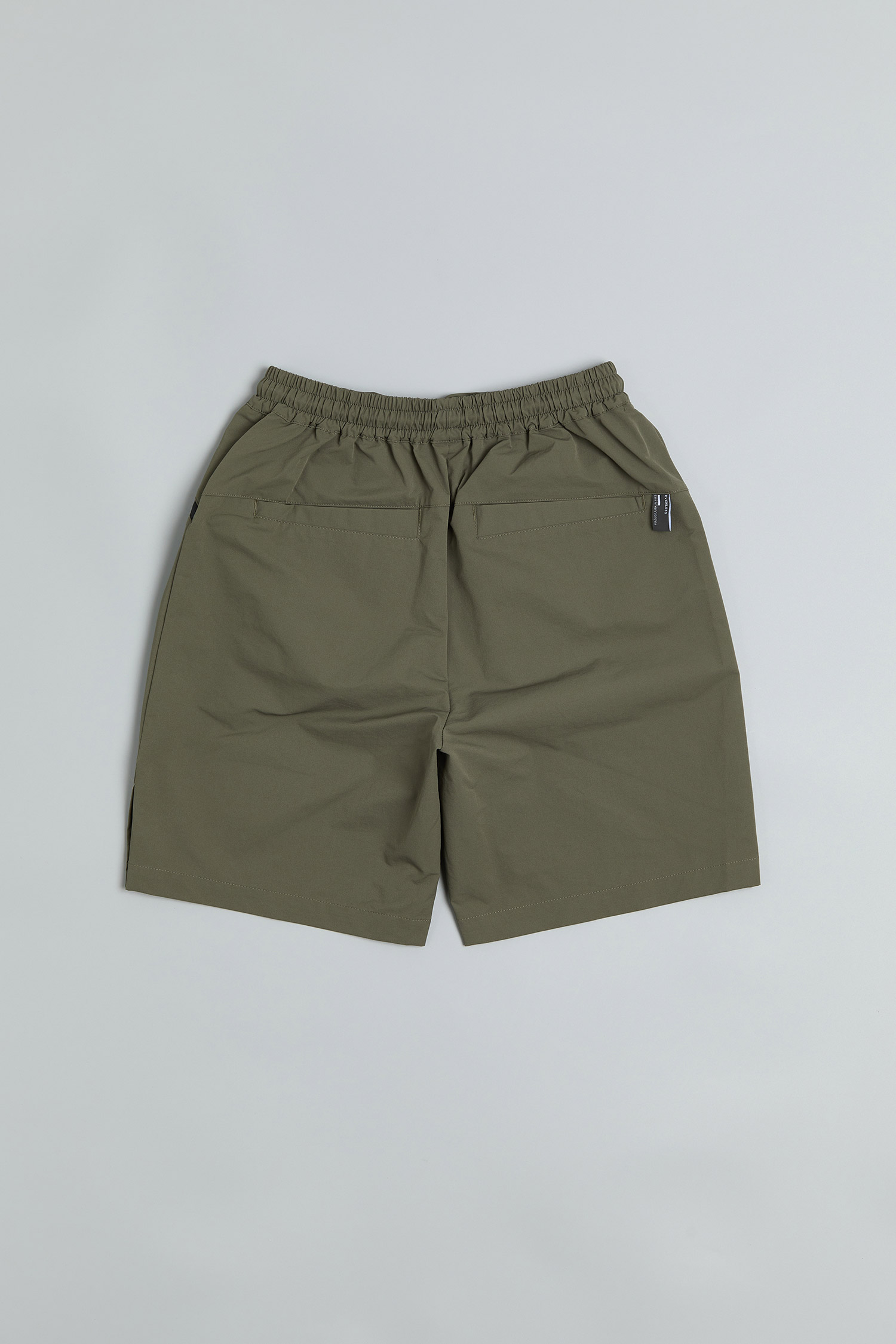 活褶藏袋吸排速乾 短褲