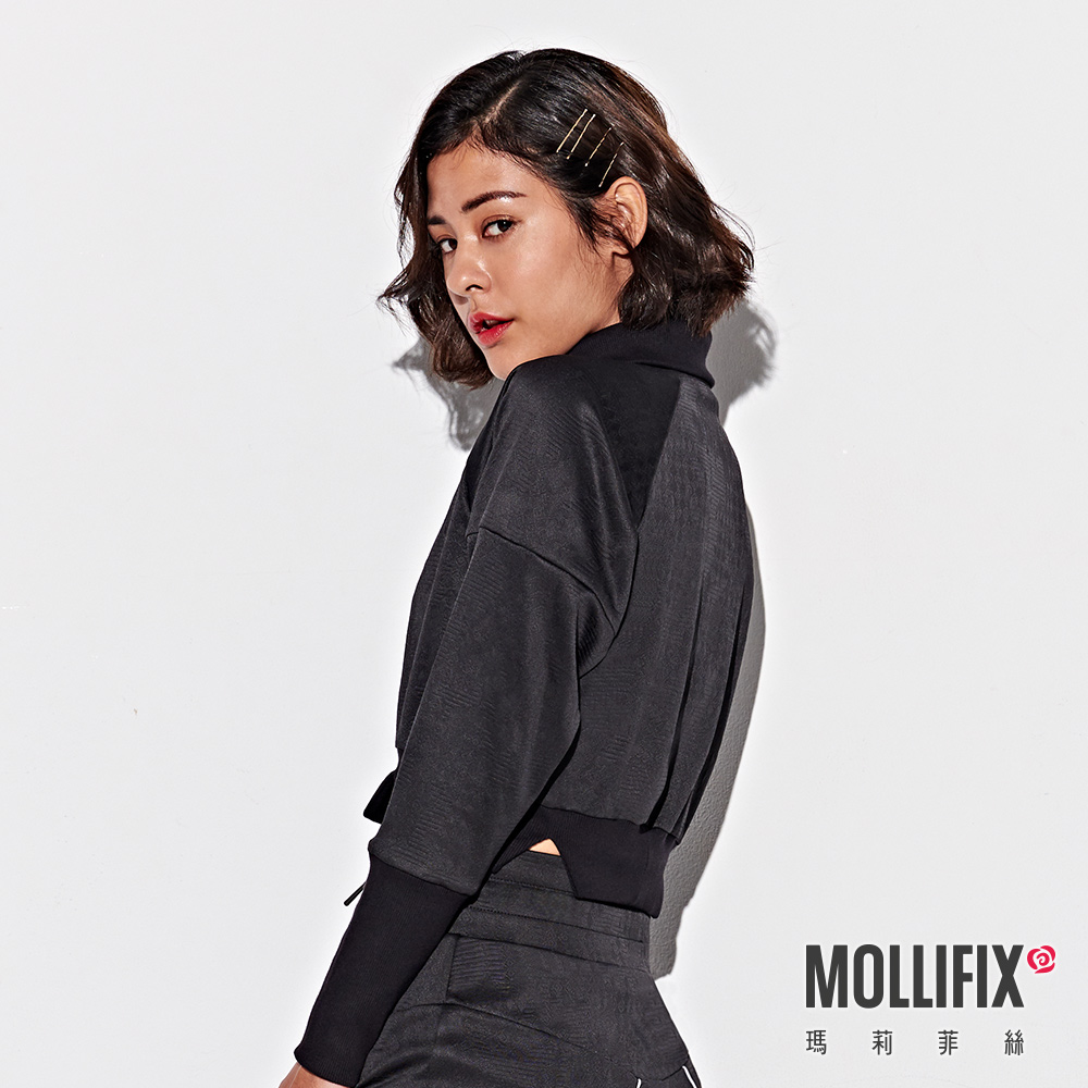 MOLLIFIX 浮凸雕花前拉鍊短版翻領上衣