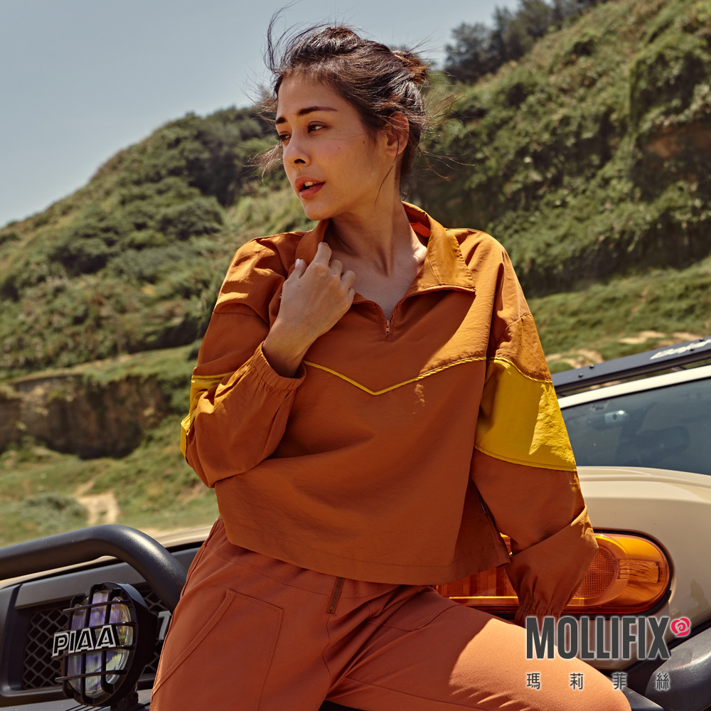 MOLLIFIX 率性撞色立領長袖上衣